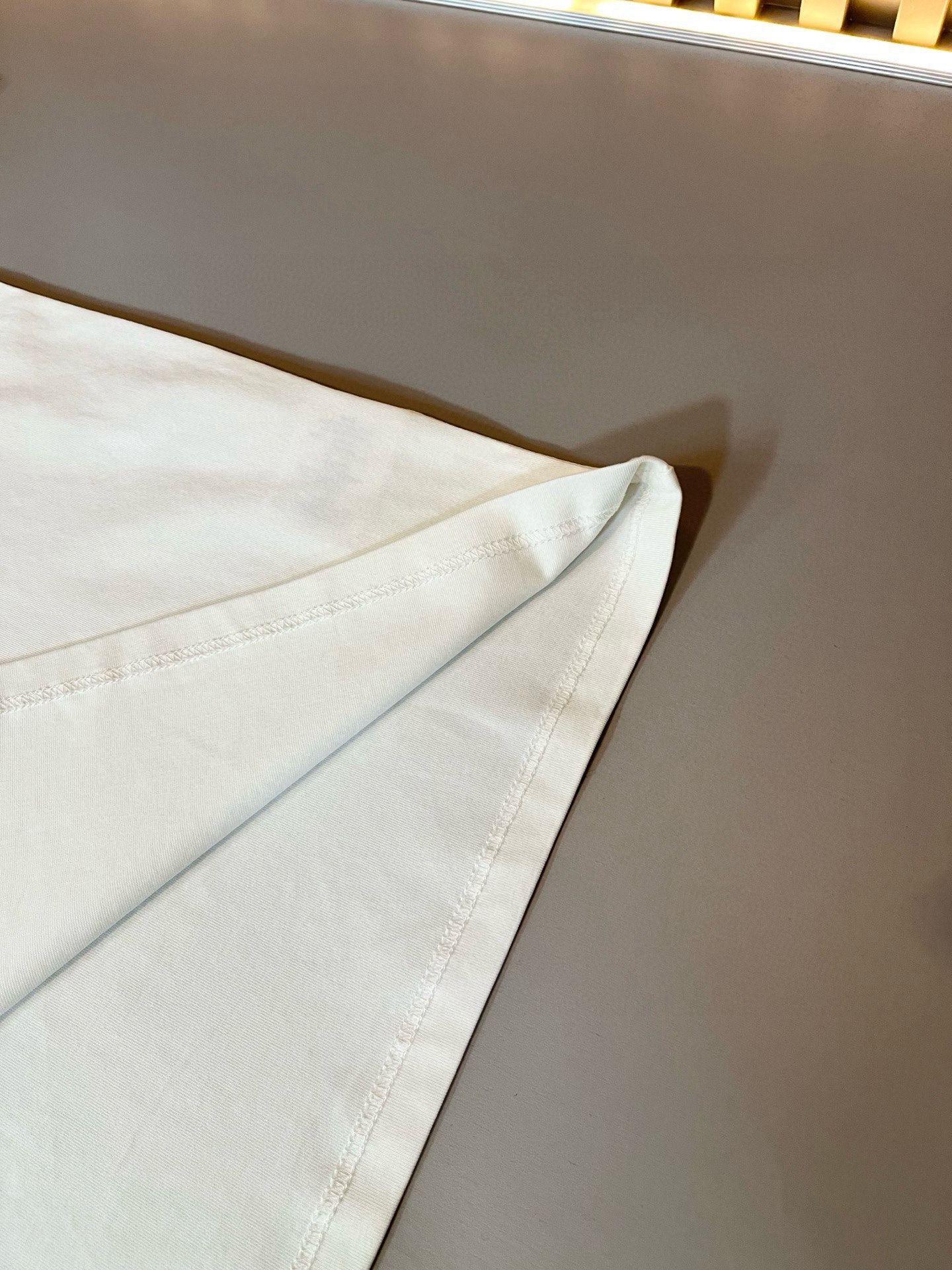 PRAD*A普*达2026春夏新款男女同款👫短袖T恤，最新款全网独家首上！！~既经典有时尚百搭，谁不爱啊