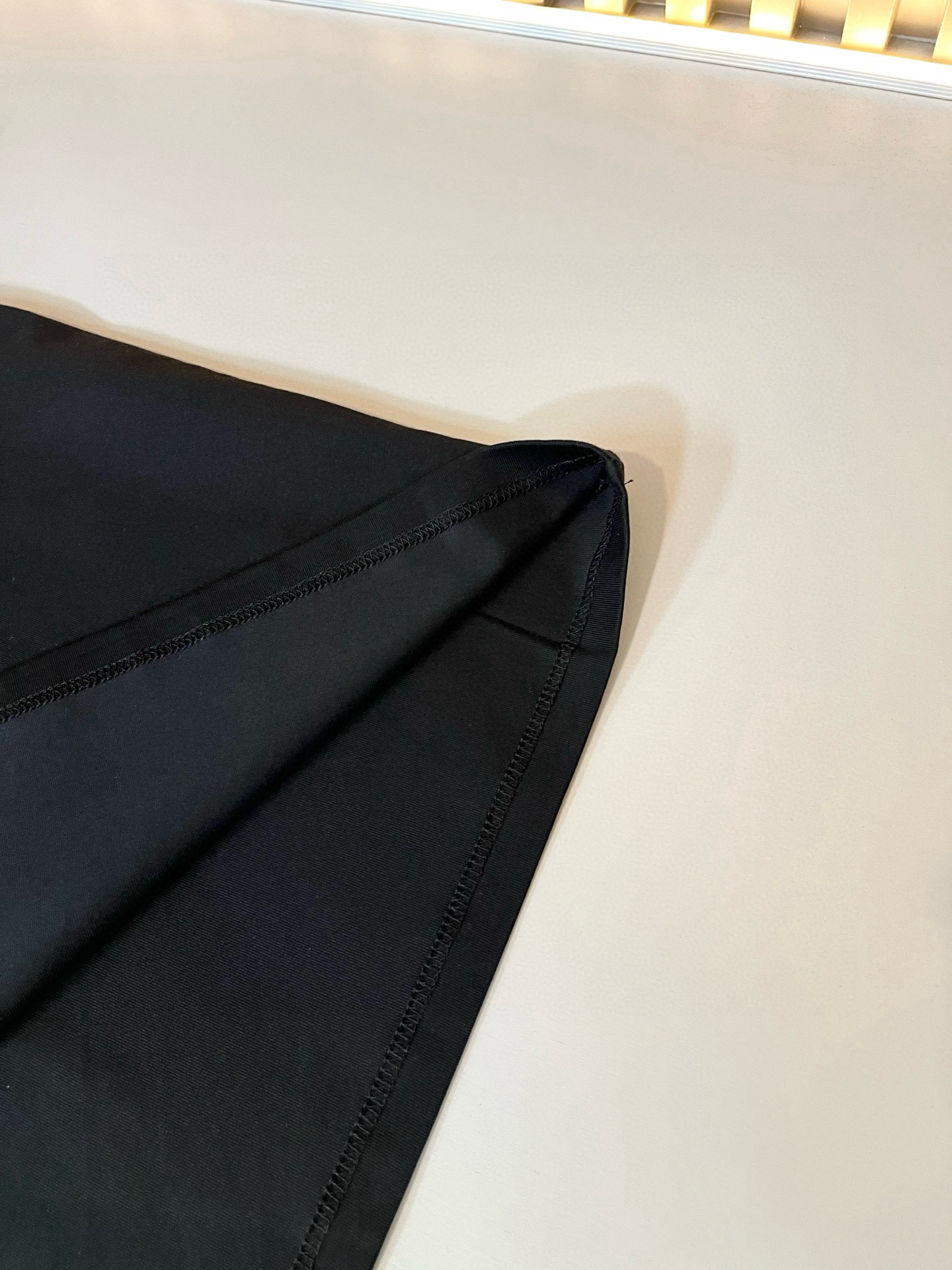 PRAD*A普*达2026春夏新款男女同款👫短袖T恤，最新款全网独家首上！！~既经典有时尚百搭，谁不爱啊