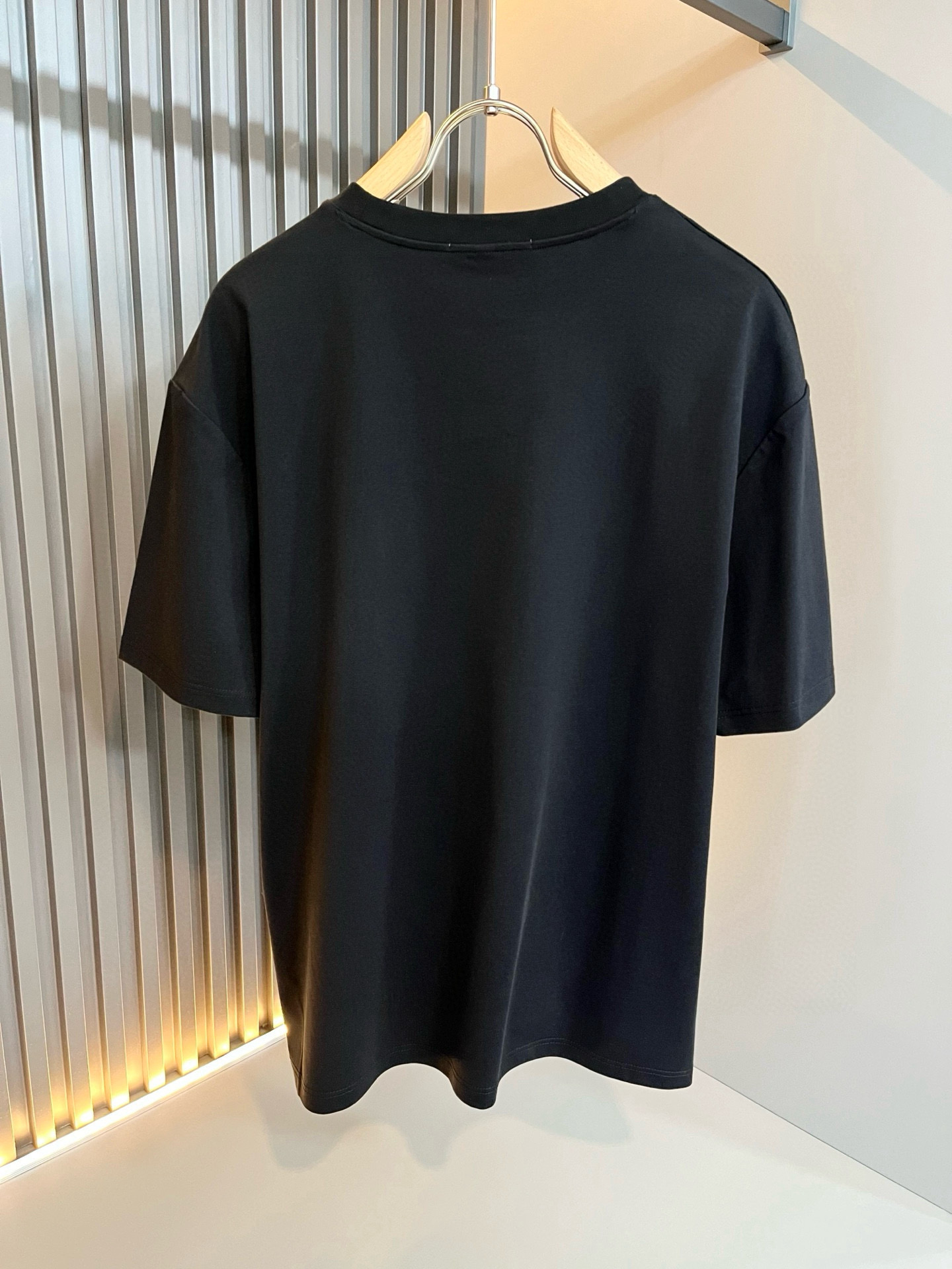 PRAD*A普*达2026春夏新款男女同款👫短袖T恤，最新款全网独家首上！！~既经典有时尚百搭，谁不爱啊