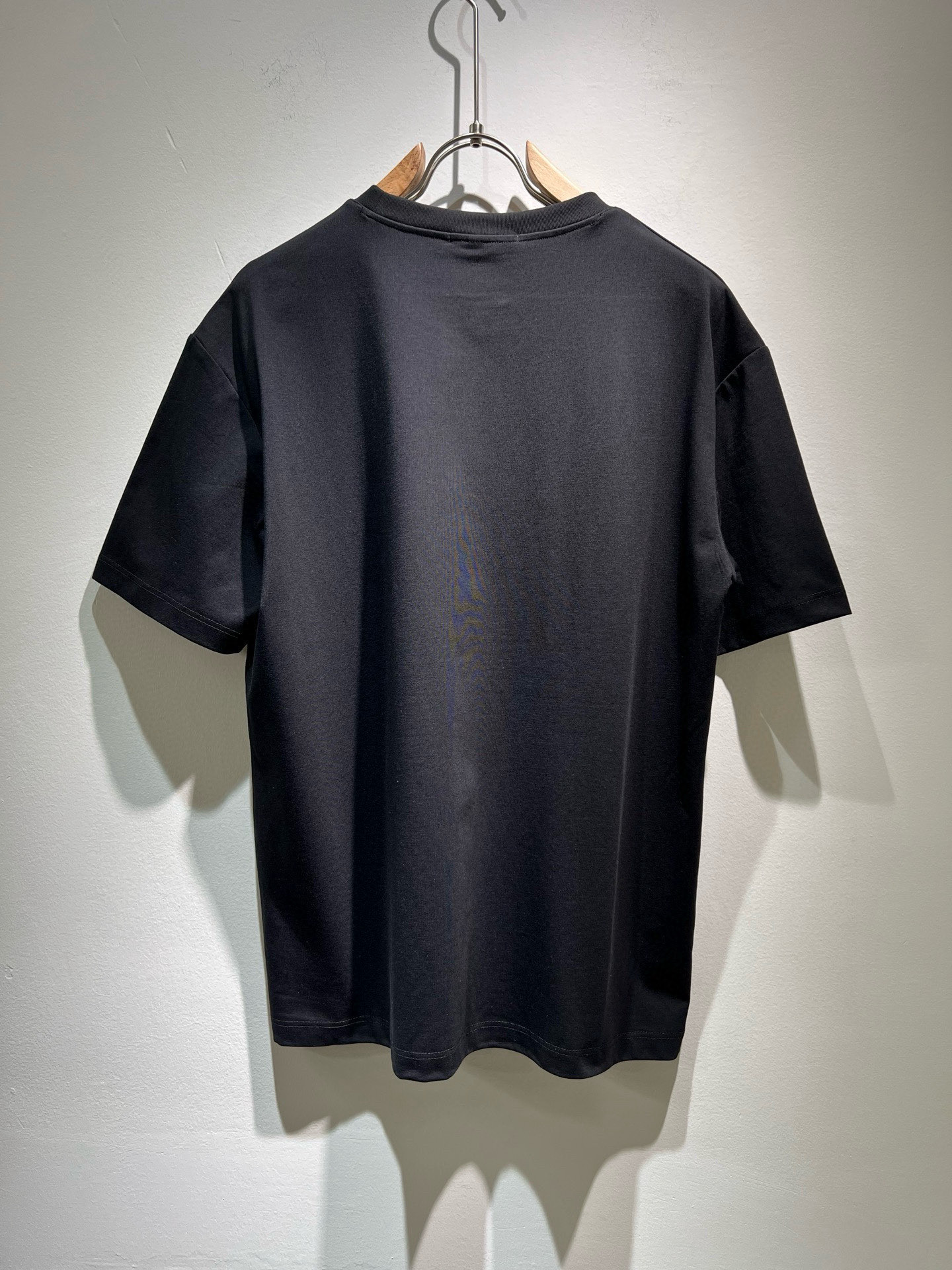 Arman阿*尼2026春夏新款男女同款👫休闲短袖T恤，原单代工厂订单，标志😊logo压胶设计！简洁的设