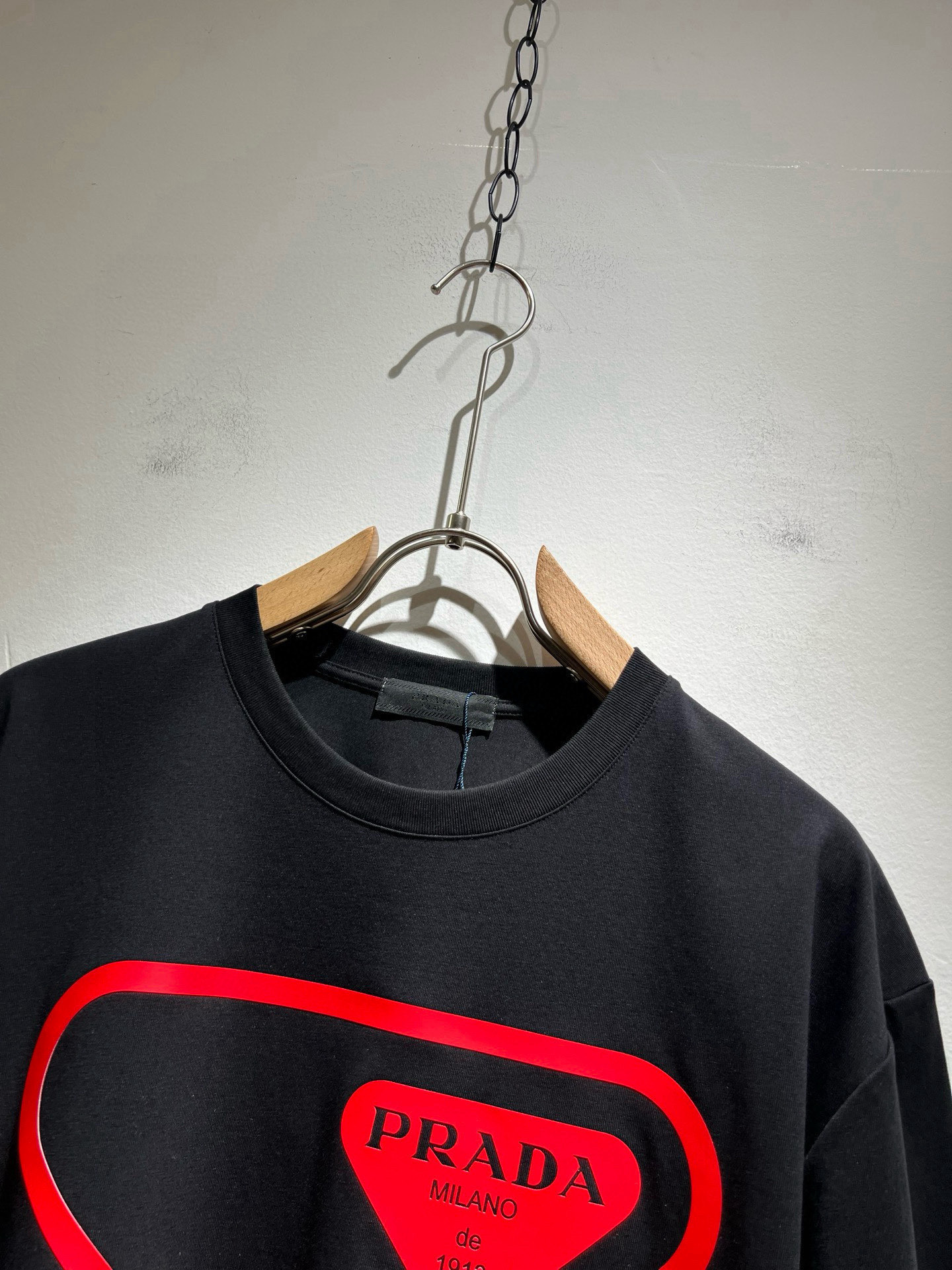 PRAD*A普*达2026春夏新款男女同款👫短袖T恤，最新款全网独家首上！！~既经典有时尚百搭，谁不爱啊