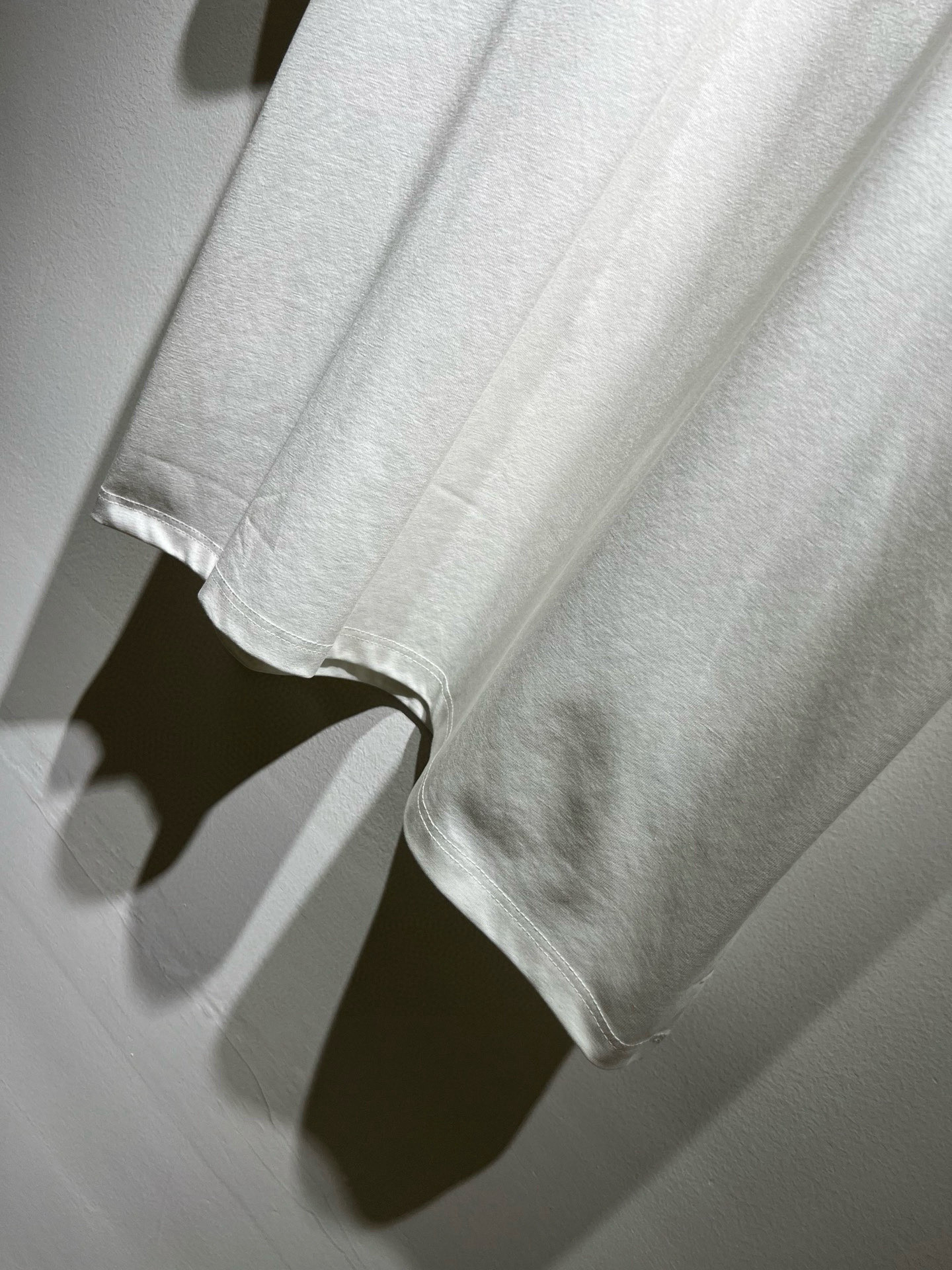 PRAD*A普*达2026春夏新款男女同款👫短袖T恤，最新款全网独家首上！！~既经典有时尚百搭，谁不爱啊