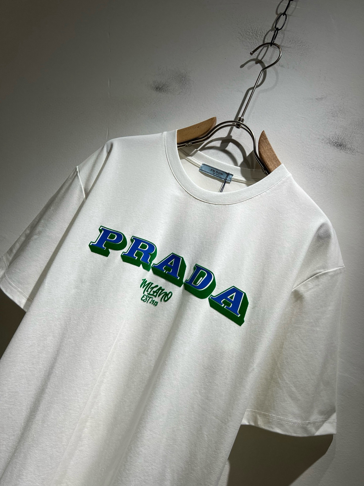 PRAD*A普*达2026春夏新款男女同款👫短袖T恤，最新款全网独家首上！！~既经典有时尚百搭，谁不爱啊