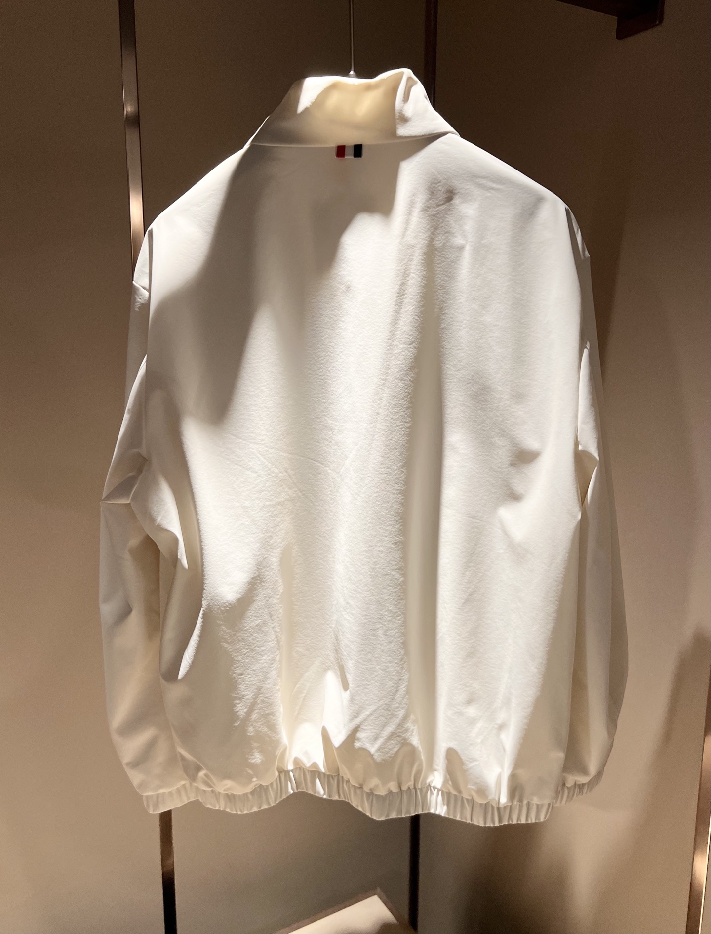 Monc*ler蒙*口2026春夏经典夹克外套，都市时尚休闲款！面料超软面料帅酷爆款夹克外套。时尚都市百