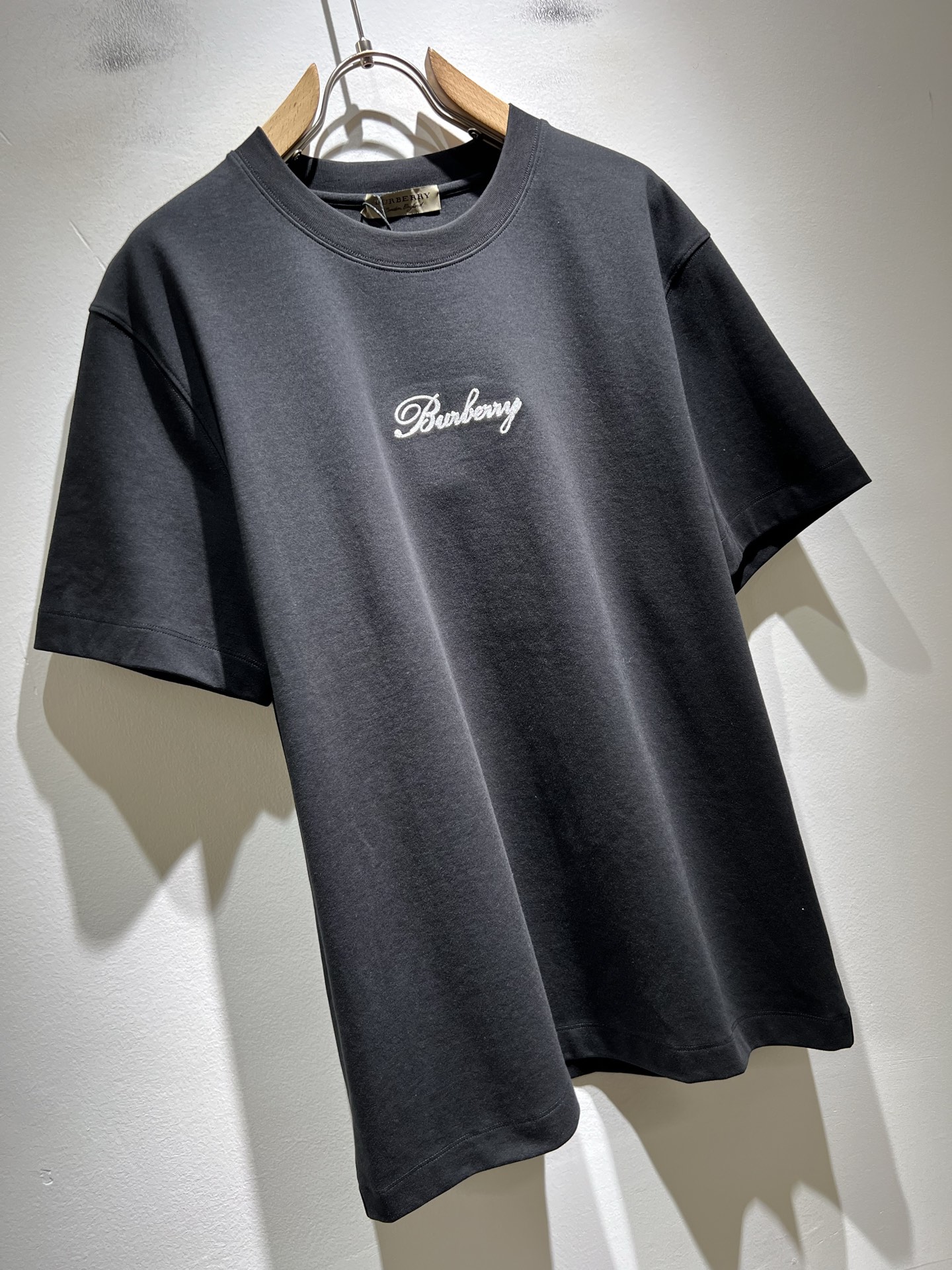 BURBER*Y巴*莉2026春夏新品短袖T恤，重磅来袭，最近比较火热的环保纯棉面料制作而成，高端户外运