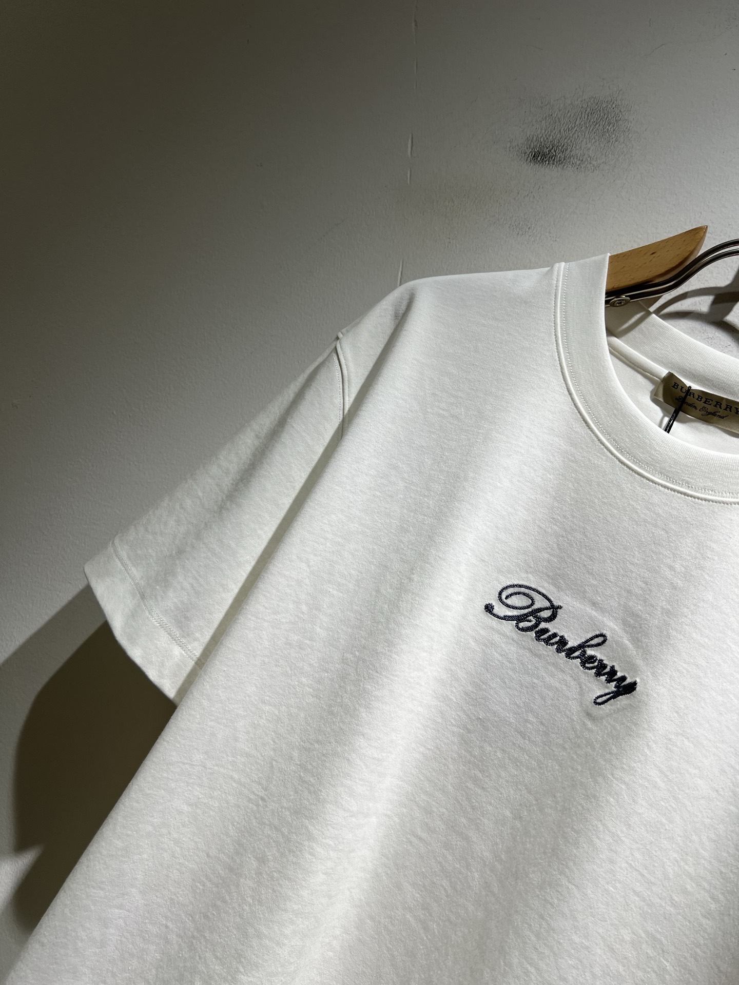 BURBER*Y巴*莉2026春夏新品短袖T恤，重磅来袭，最近比较火热的环保纯棉面料制作而成，高端户外运