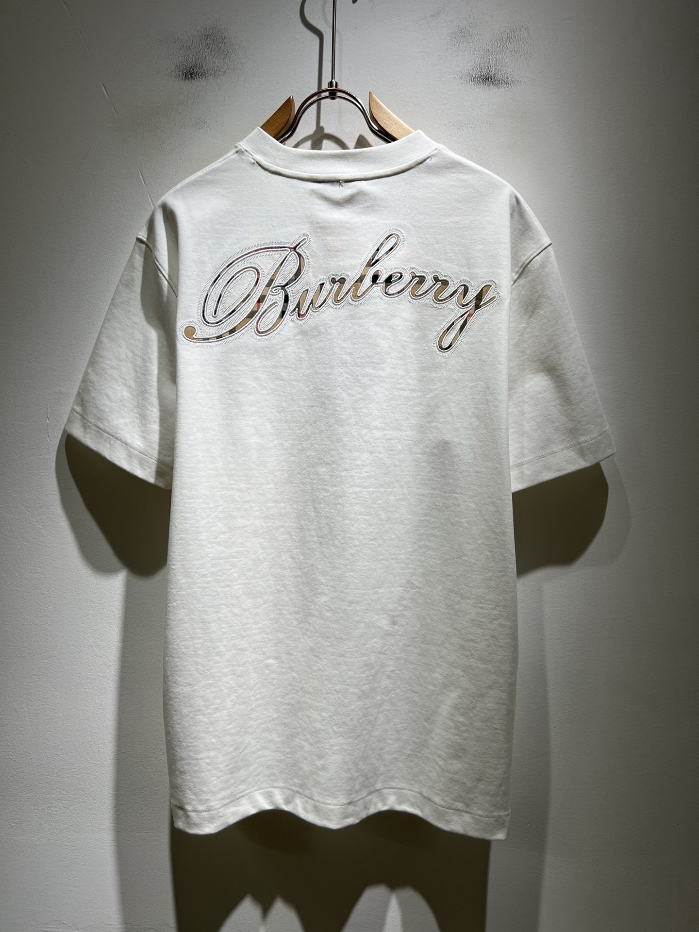 BURBER*Y巴*莉2026春夏新品短袖T恤，重磅来袭，最近比较火热的环保纯棉面料制作而成，高端户外运