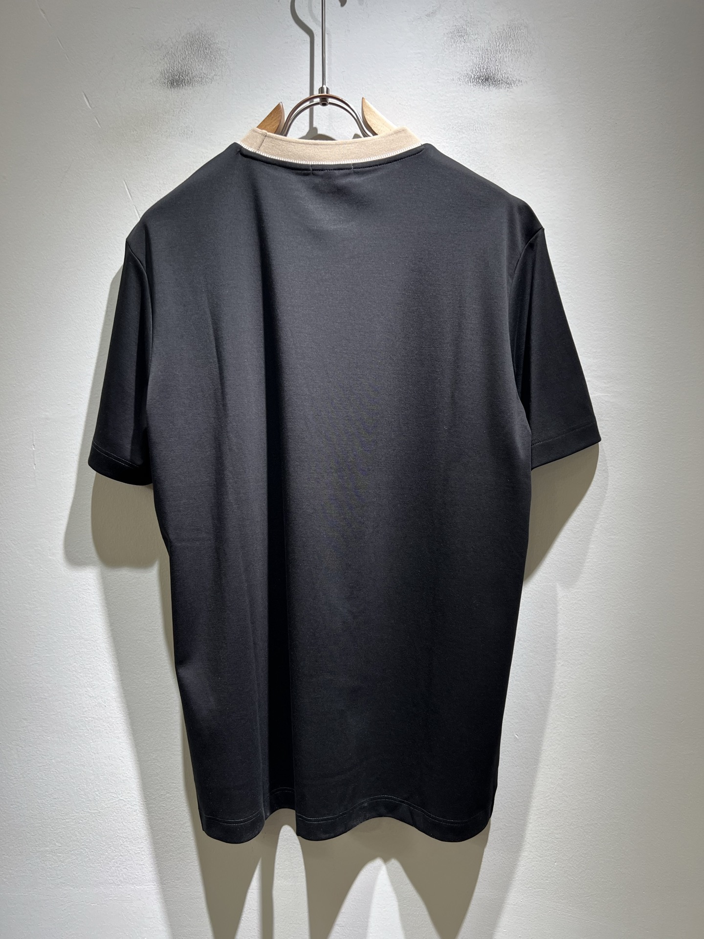 Moncler蒙家 2026春夏最新男女同款👫贸易订单短袖T恤，全品相！！网红款！采用logo图案徽章设