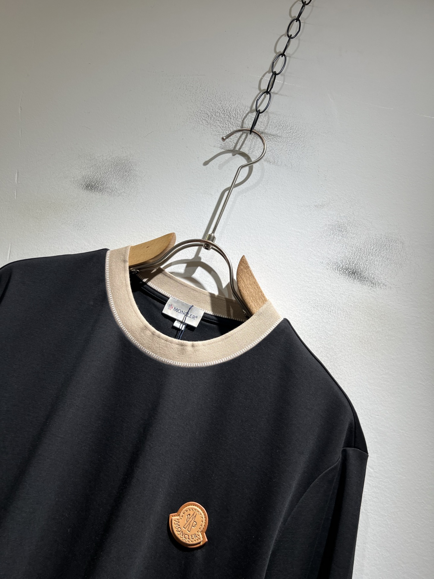 Moncler蒙家 2026春夏最新男女同款👫贸易订单短袖T恤，全品相！！网红款！采用logo图案徽章设