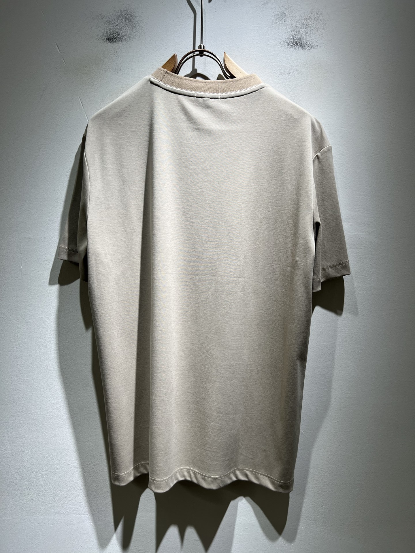 Moncler蒙家 2026春夏最新男女同款👫贸易订单短袖T恤，全品相！！网红款！采用logo图案徽章设