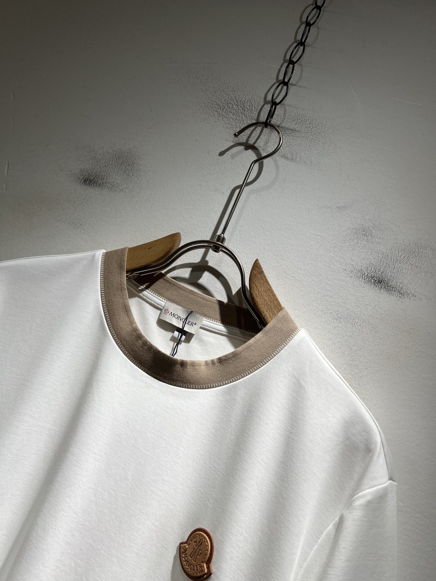 Moncler蒙家 2026春夏最新男女同款👫贸易订单短袖T恤，全品相！！网红款！采用logo图案徽章设