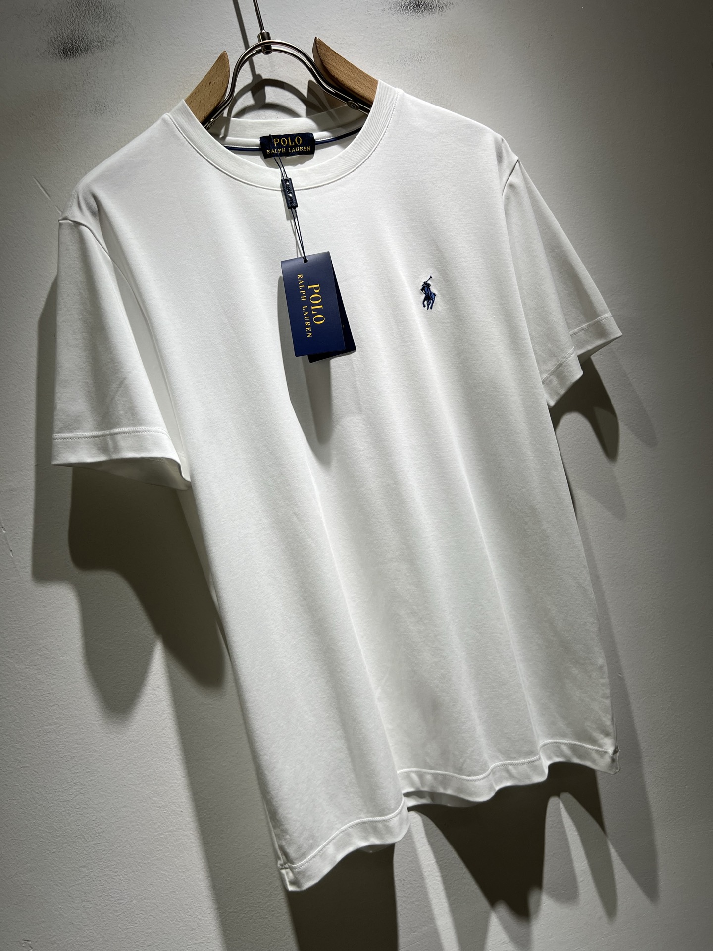 保罗POLOSPORT 2026春夏新款男士短袖打底衫，简约纯色时尚款不乏有许多设计大咖们都对于纯色都有