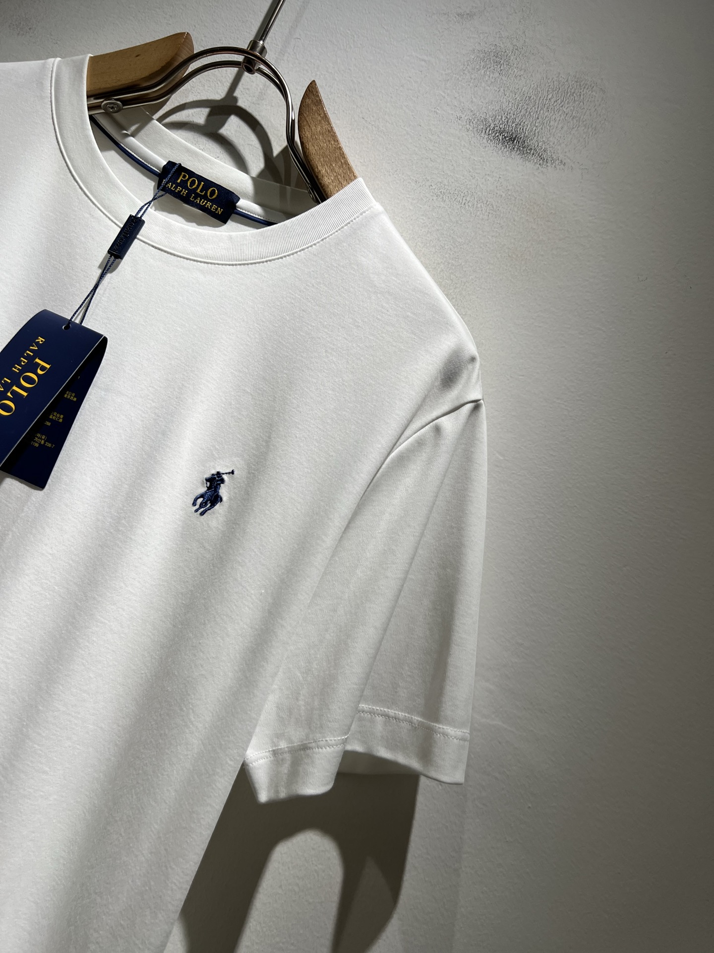 保罗POLOSPORT 2026春夏新款男士短袖打底衫，简约纯色时尚款不乏有许多设计大咖们都对于纯色都有