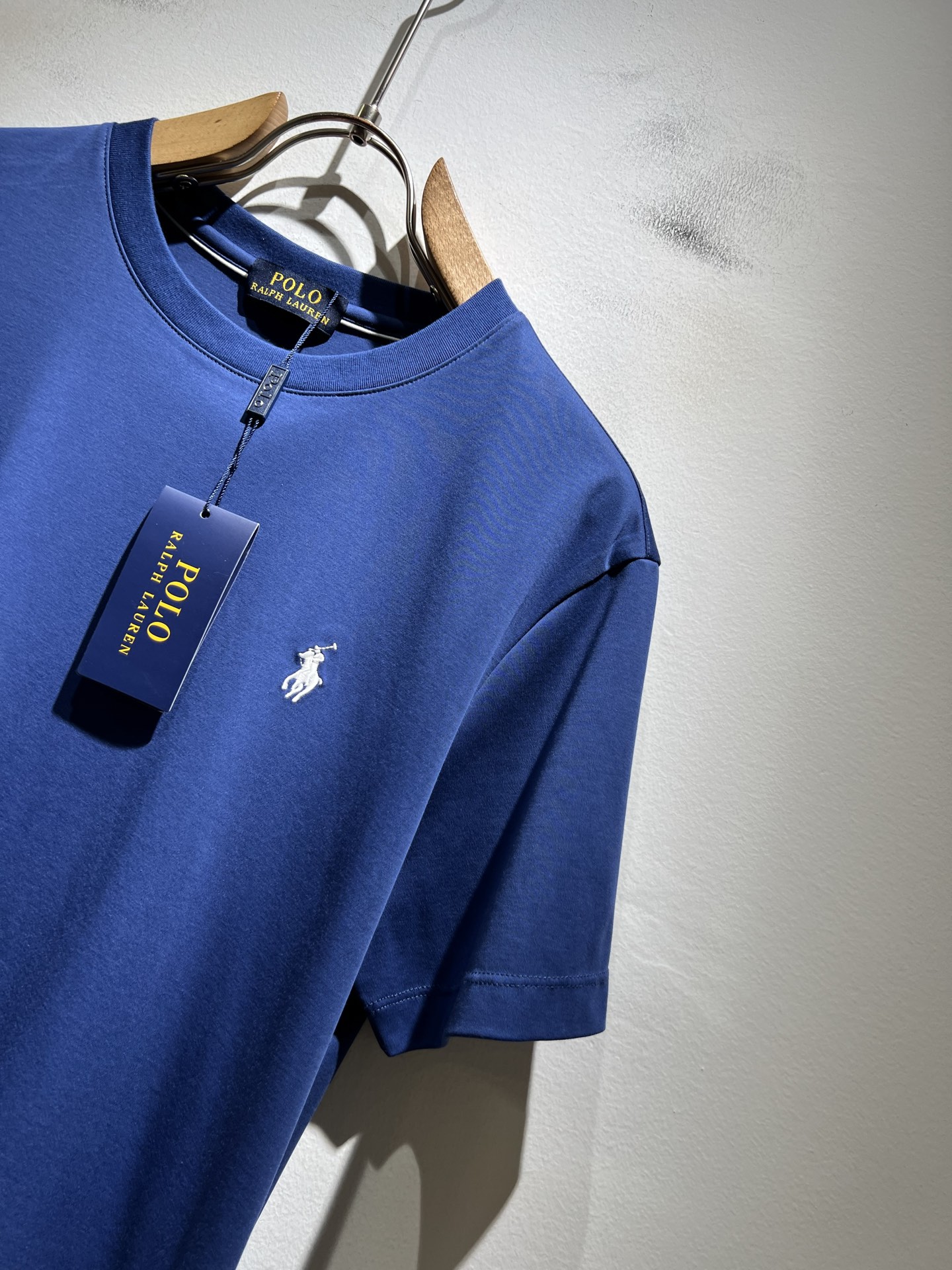 保罗POLOSPORT 2026春夏新款男士短袖打底衫，简约纯色时尚款不乏有许多设计大咖们都对于纯色都有