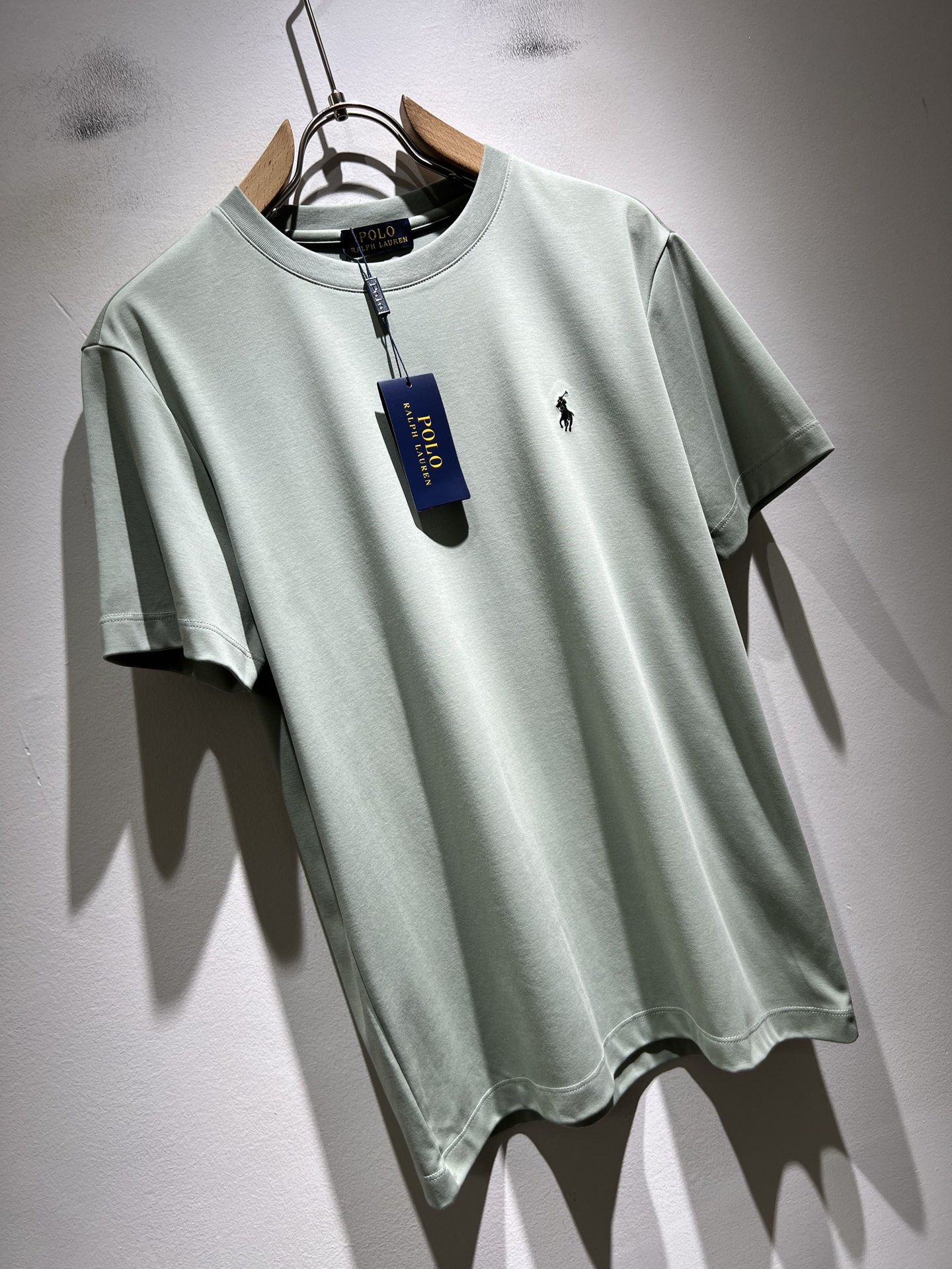 保罗POLOSPORT 2026春夏新款男士短袖打底衫，简约纯色时尚款不乏有许多设计大咖们都对于纯色都有