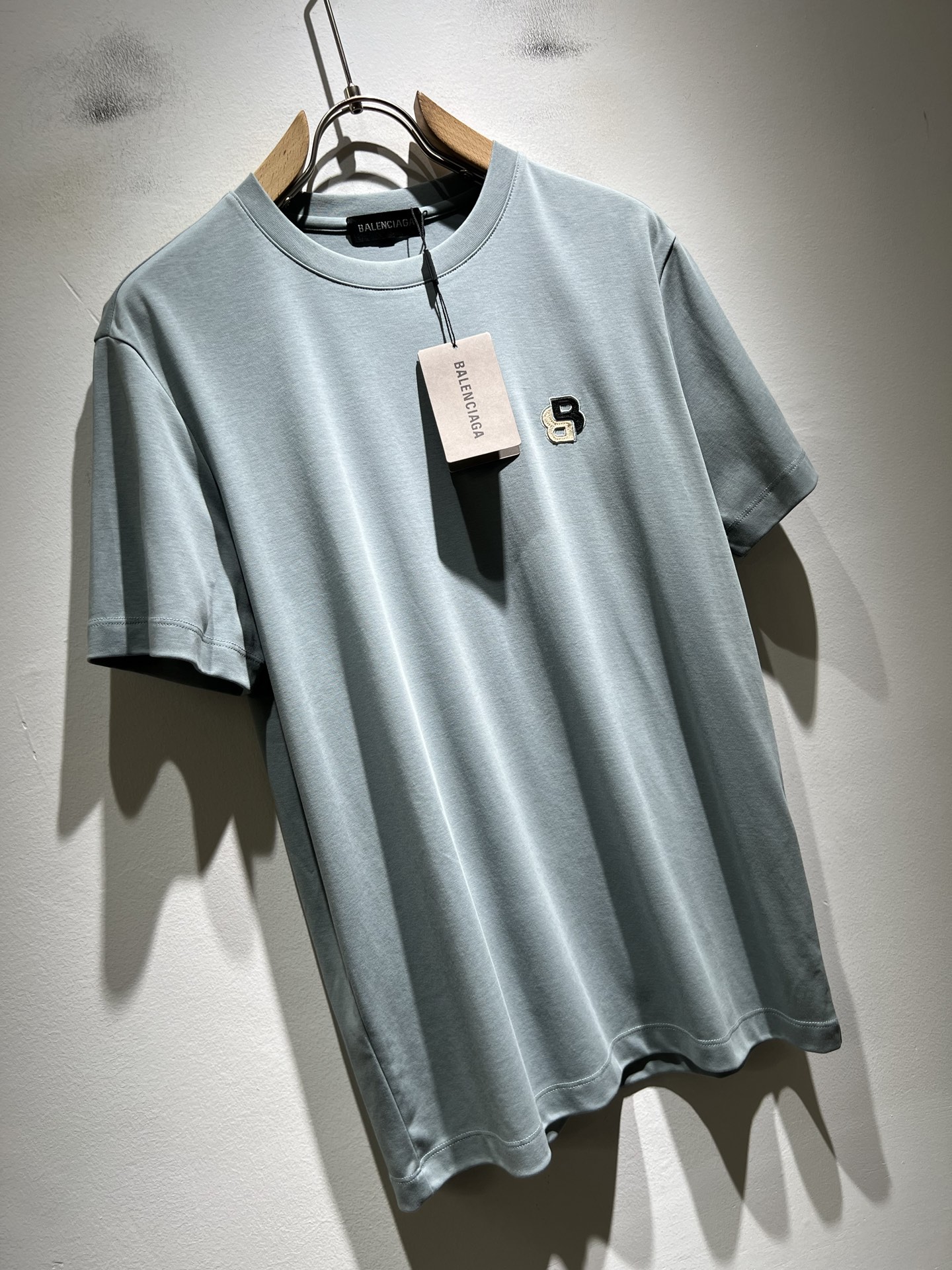 BALENCI*GA巴黎*家 2026春夏新款男女同款👫短袖T恤！走秀图案时尚休闲短袖T恤衫！设计log