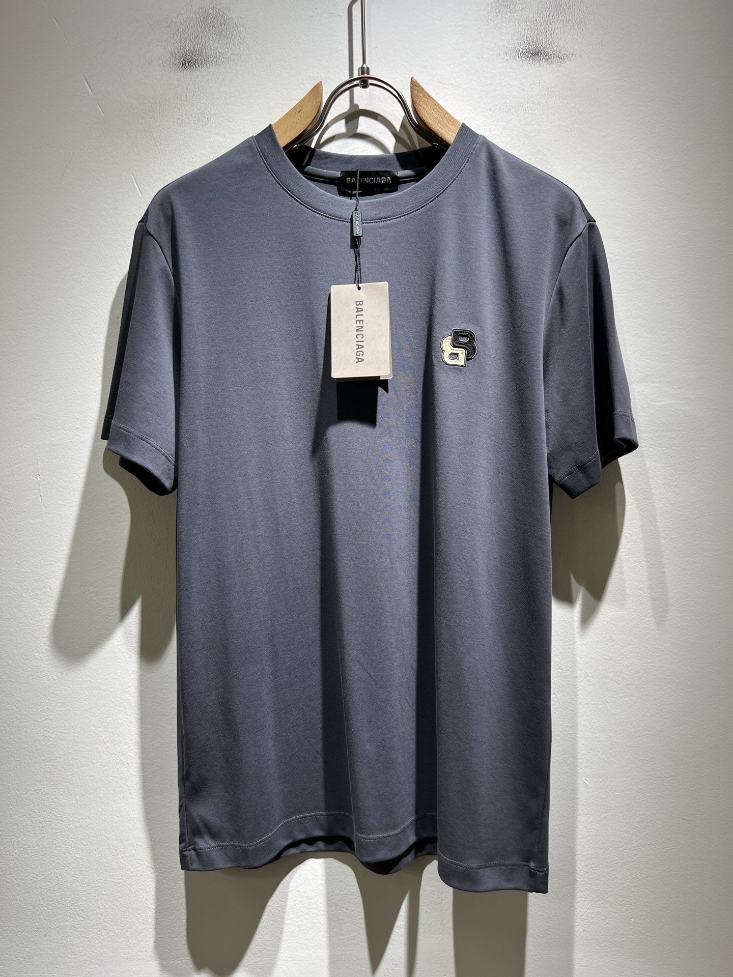 BALENCI*GA巴黎*家 2026春夏新款男女同款👫短袖T恤！走秀图案时尚休闲短袖T恤衫！设计log