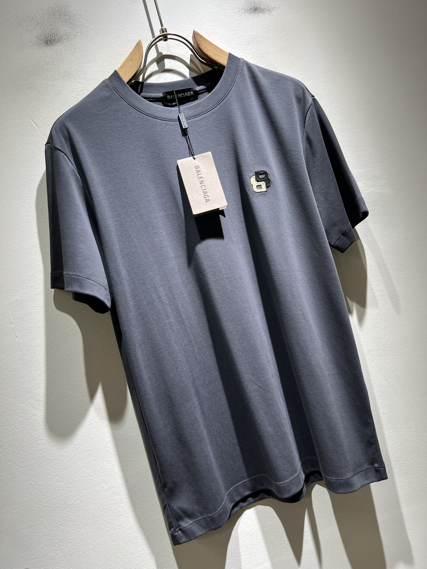 BALENCI*GA巴黎*家 2026春夏新款男女同款👫短袖T恤！走秀图案时尚休闲短袖T恤衫！设计log