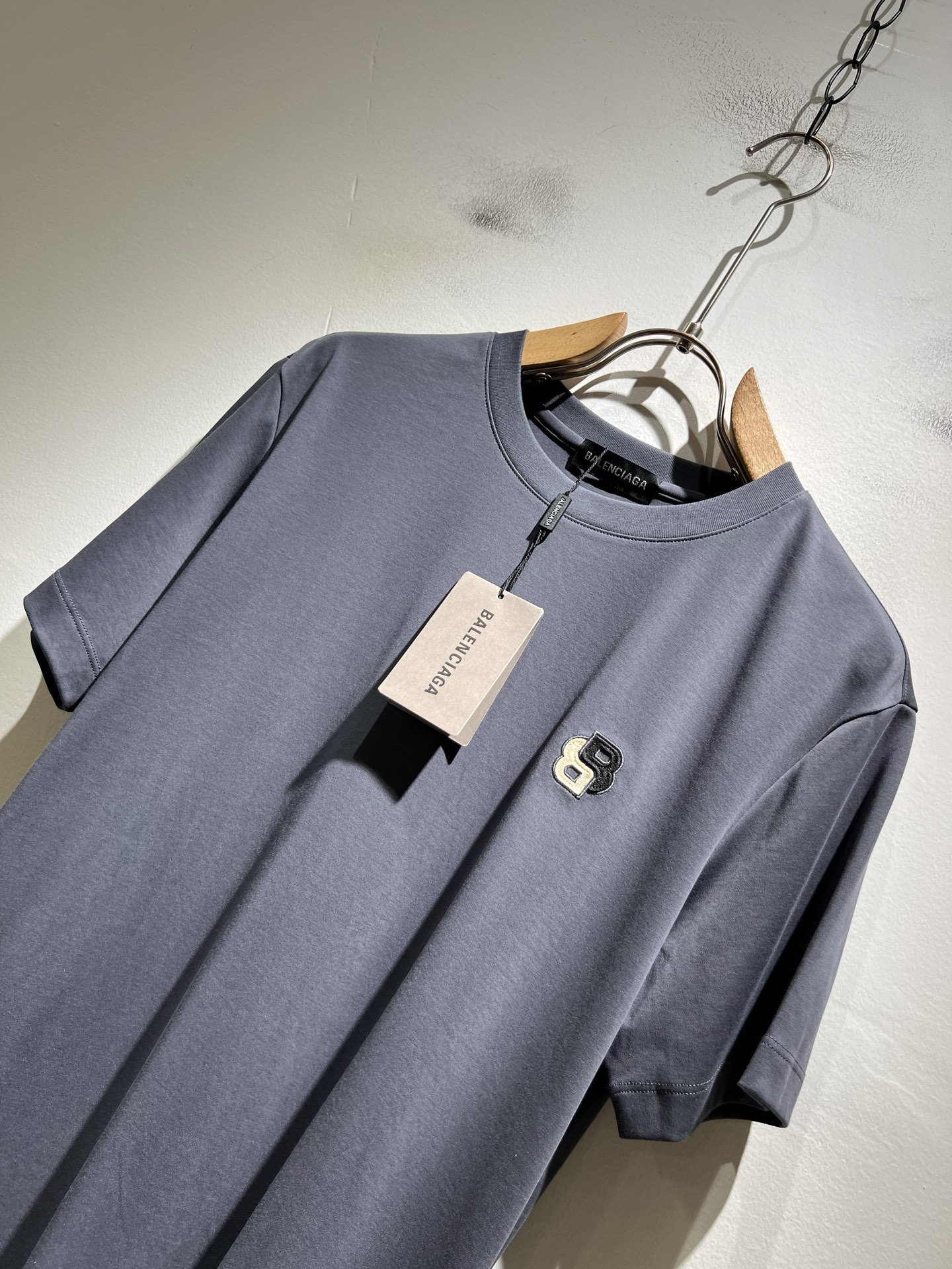 BALENCI*GA巴黎*家 2026春夏新款男女同款👫短袖T恤！走秀图案时尚休闲短袖T恤衫！设计log