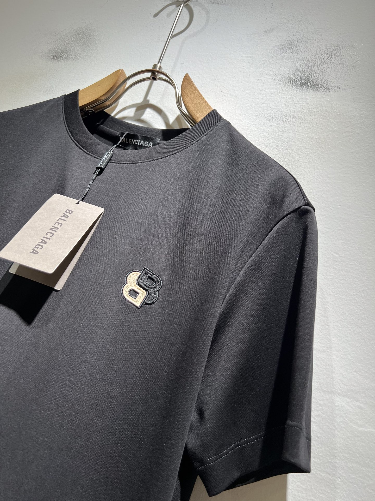 BALENCI*GA巴黎*家 2026春夏新款男女同款👫短袖T恤！走秀图案时尚休闲短袖T恤衫！设计log