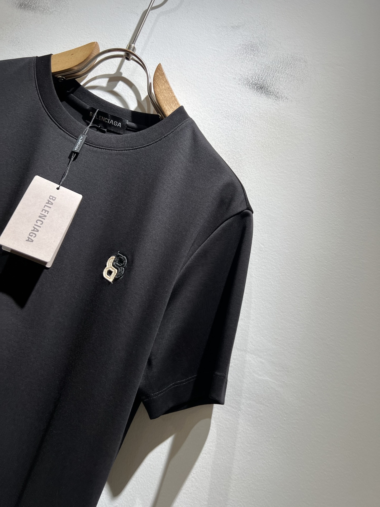 BALENCI*GA巴黎*家 2026春夏新款男女同款👫短袖T恤！走秀图案时尚休闲短袖T恤衫！设计log