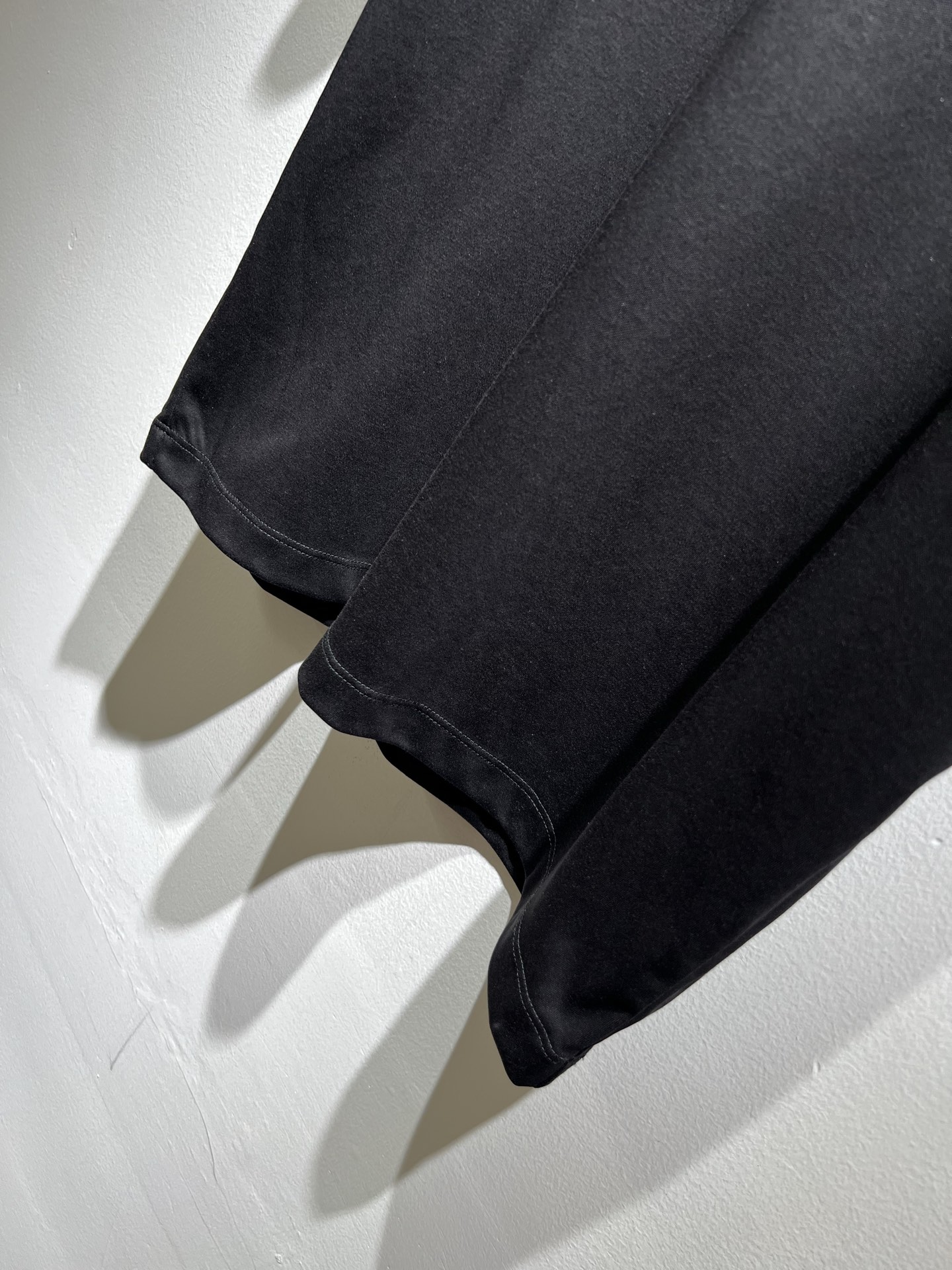 BALENCI*GA巴黎*家 2026春夏新款男女同款👫短袖T恤！走秀图案时尚休闲短袖T恤衫！设计log