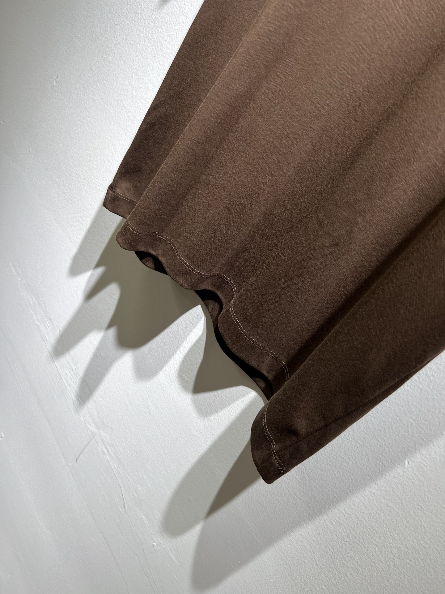 Loro Piana诺悠翩雅 2026春夏男士最新的贸易订单短袖打底衫，全品相！！胸前采用logo图案刺