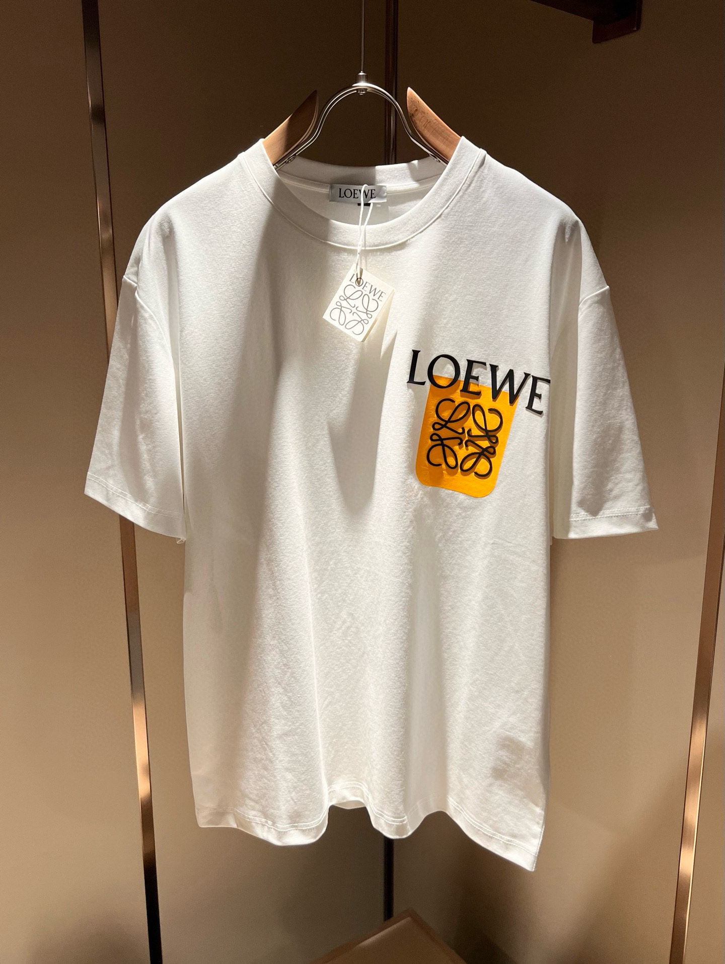 LOE*WE罗*威 2026春夏新款男女同款👫短袖T恤，意大利原厂订单渠道，极具个性高级风，标志logo