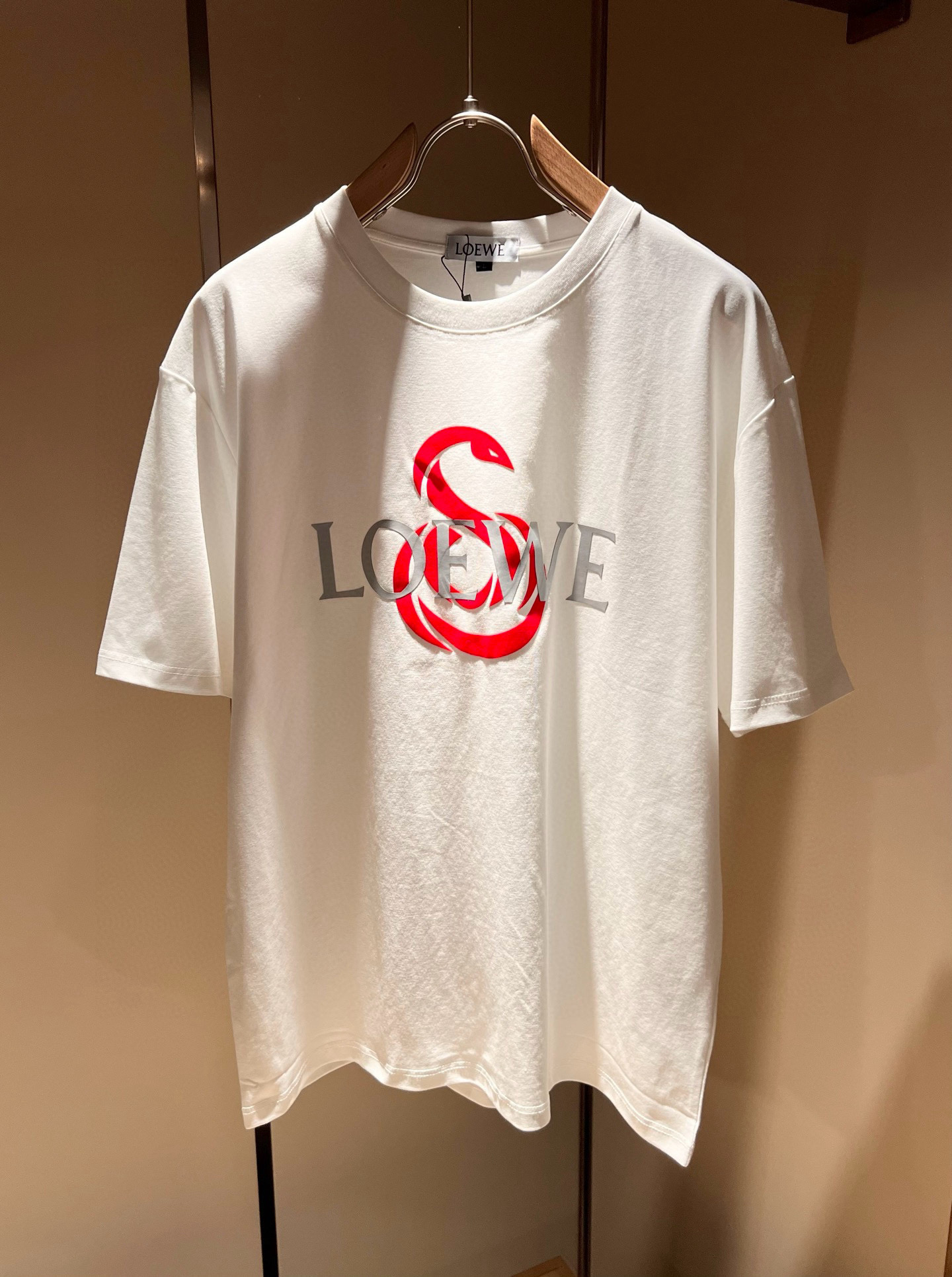 LOE*WE罗*威 2026春夏新款男女同款👫短袖T恤，意大利原厂订单渠道，极具个性高级风，标志logo