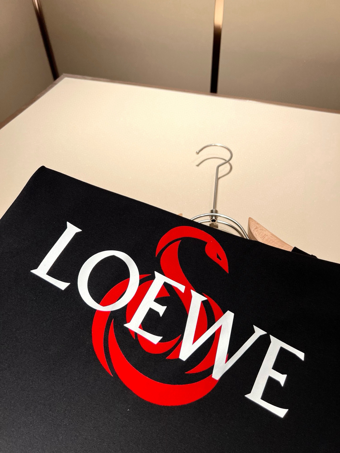 LOE*WE罗*威 2026春夏新款男女同款👫短袖T恤，意大利原厂订单渠道，极具个性高级风，标志logo
