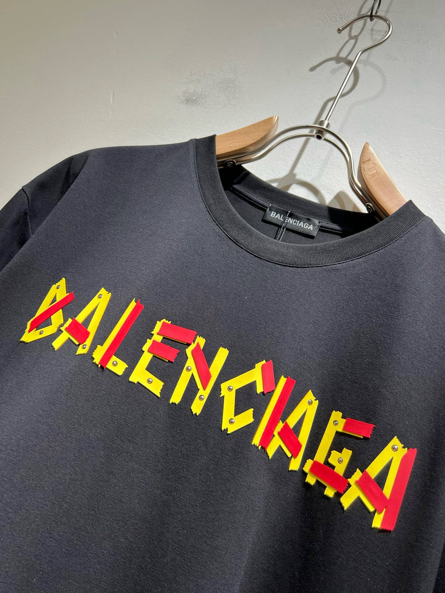 BALENCIA*巴黎*家 2026春夏新款男女同情侣款👫休闲宽松棉质圆领短袖T恤衫！贸易公司渠道稀出，