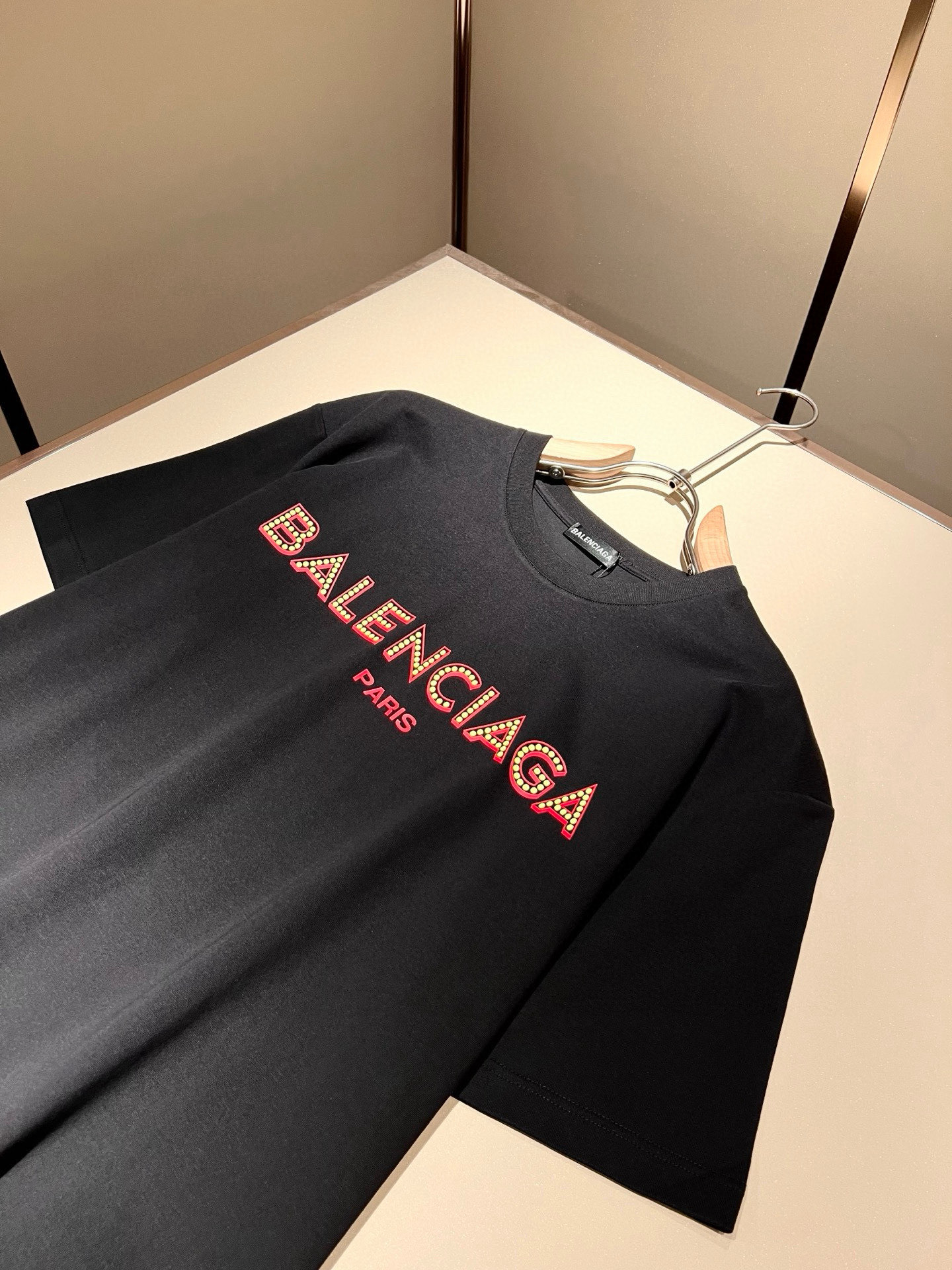BALENCIA*巴黎*家 2026春夏新款男女同情侣款👫休闲宽松棉质圆领短袖T恤衫！贸易公司渠道稀出，