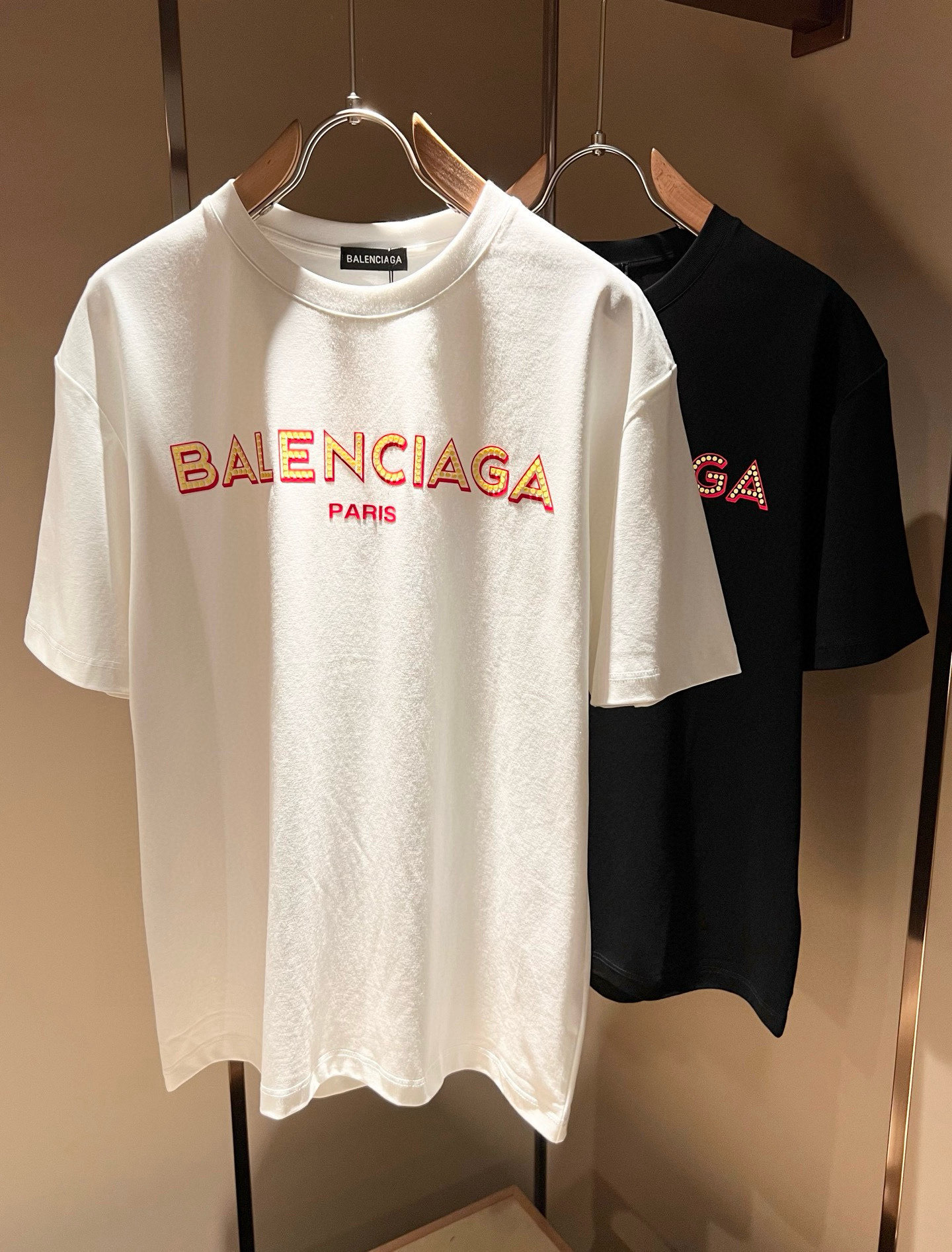BALENCIA*巴黎*家 2026春夏新款男女同情侣款👫休闲宽松棉质圆领短袖T恤衫！贸易公司渠道稀出，