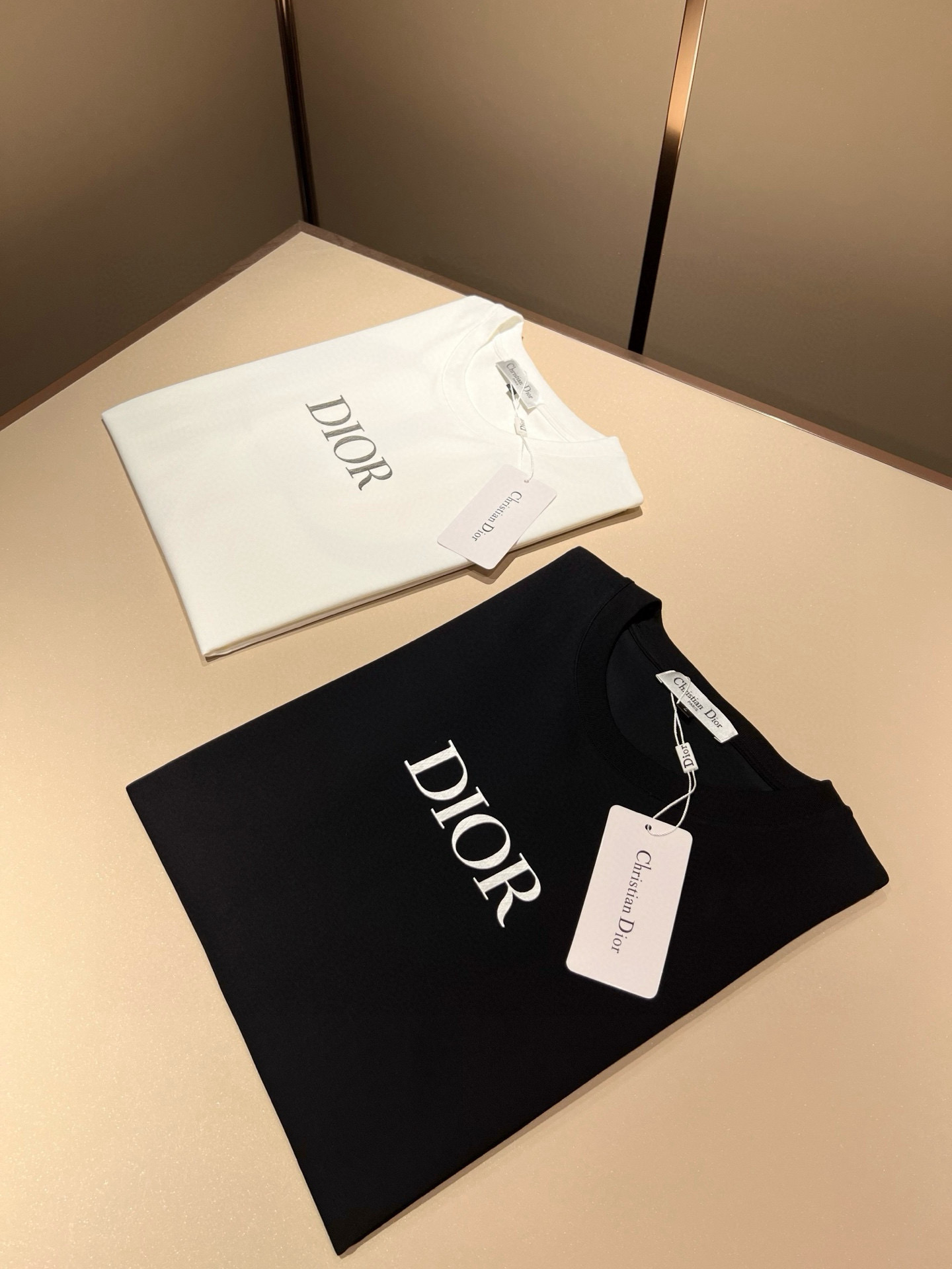 Dio*迪家 2026春夏新款男女同款👫短袖T恤，专柜同步发售！定制专属260克纯棉面料，定制原版工艺螺
