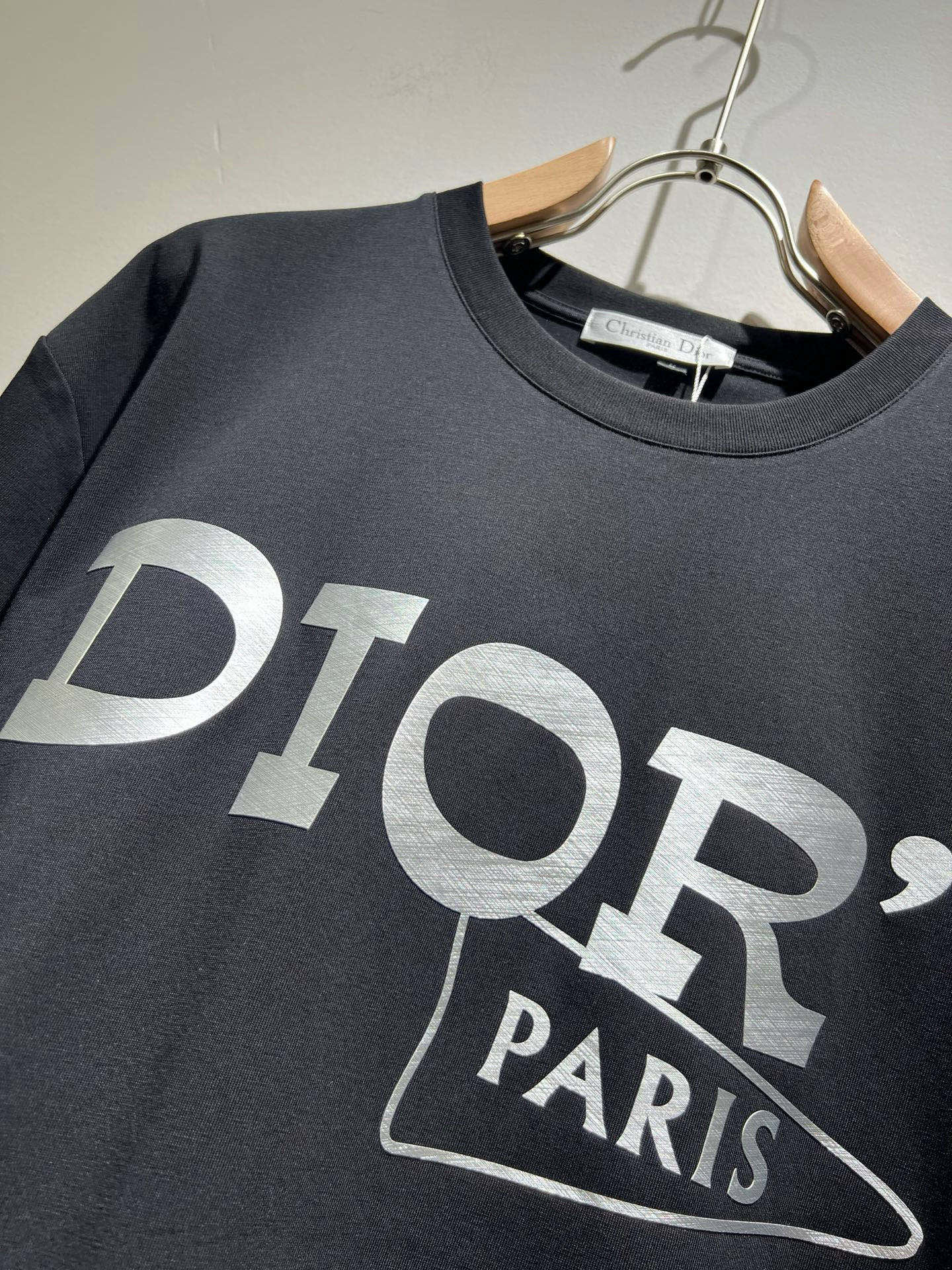 Dio*迪家 2026春夏新款男女同款👫短袖T恤，专柜同步发售！定制专属260克纯棉面料，定制原版工艺螺