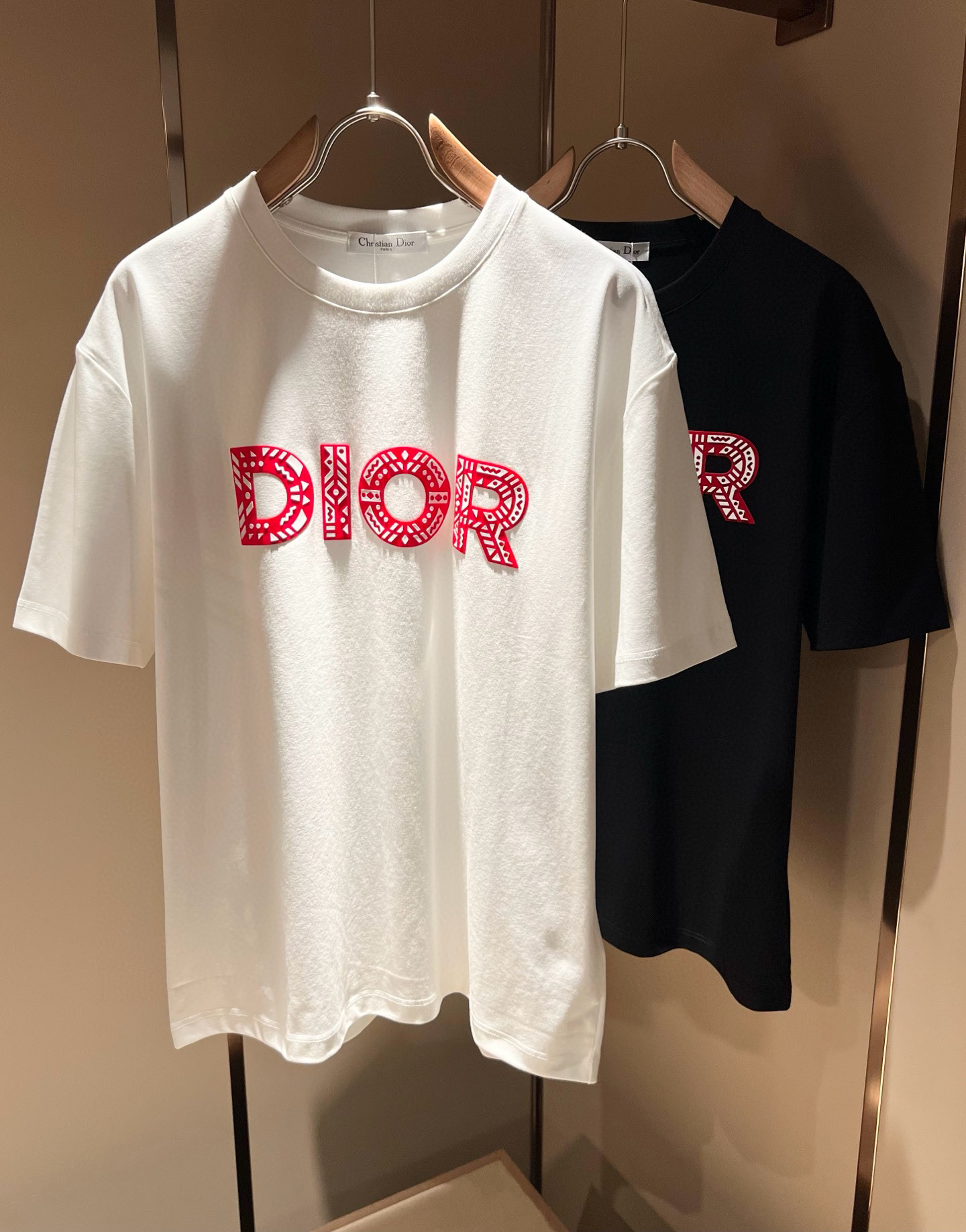 Dio*迪家 2026春夏新款男女同款👫短袖T恤，专柜同步发售！定制专属260克纯棉面料，定制原版工艺螺