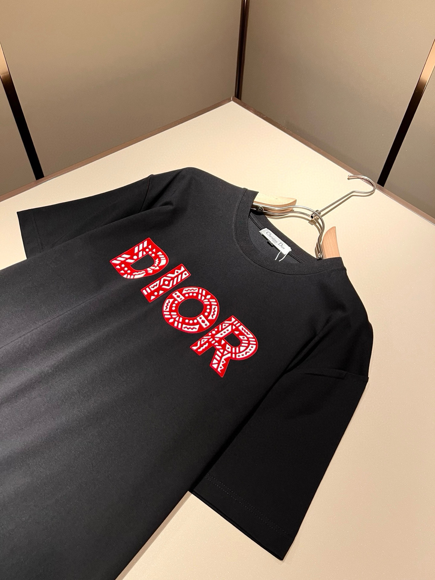 Dio*迪家 2026春夏新款男女同款👫短袖T恤，专柜同步发售！定制专属260克纯棉面料，定制原版工艺螺