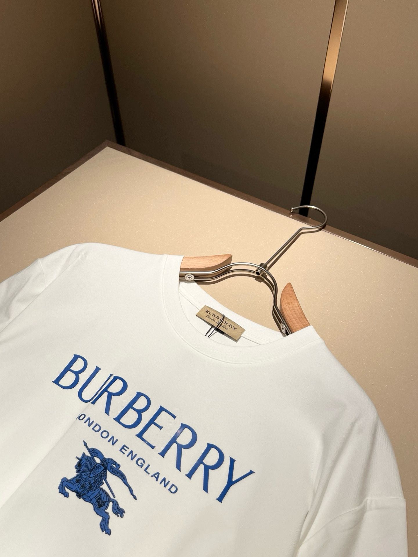 BURBER*Y巴*莉2026春夏新品男女同款👫短袖T恤，重磅来袭，最近比较火热的环保纯棉面料制作而成，