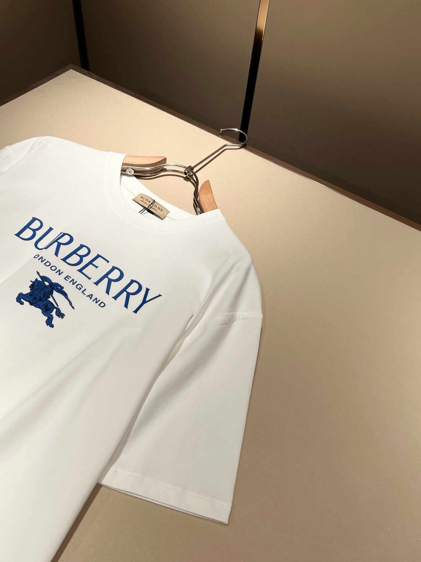 BURBER*Y巴*莉2026春夏新品男女同款👫短袖T恤，重磅来袭，最近比较火热的环保纯棉面料制作而成，