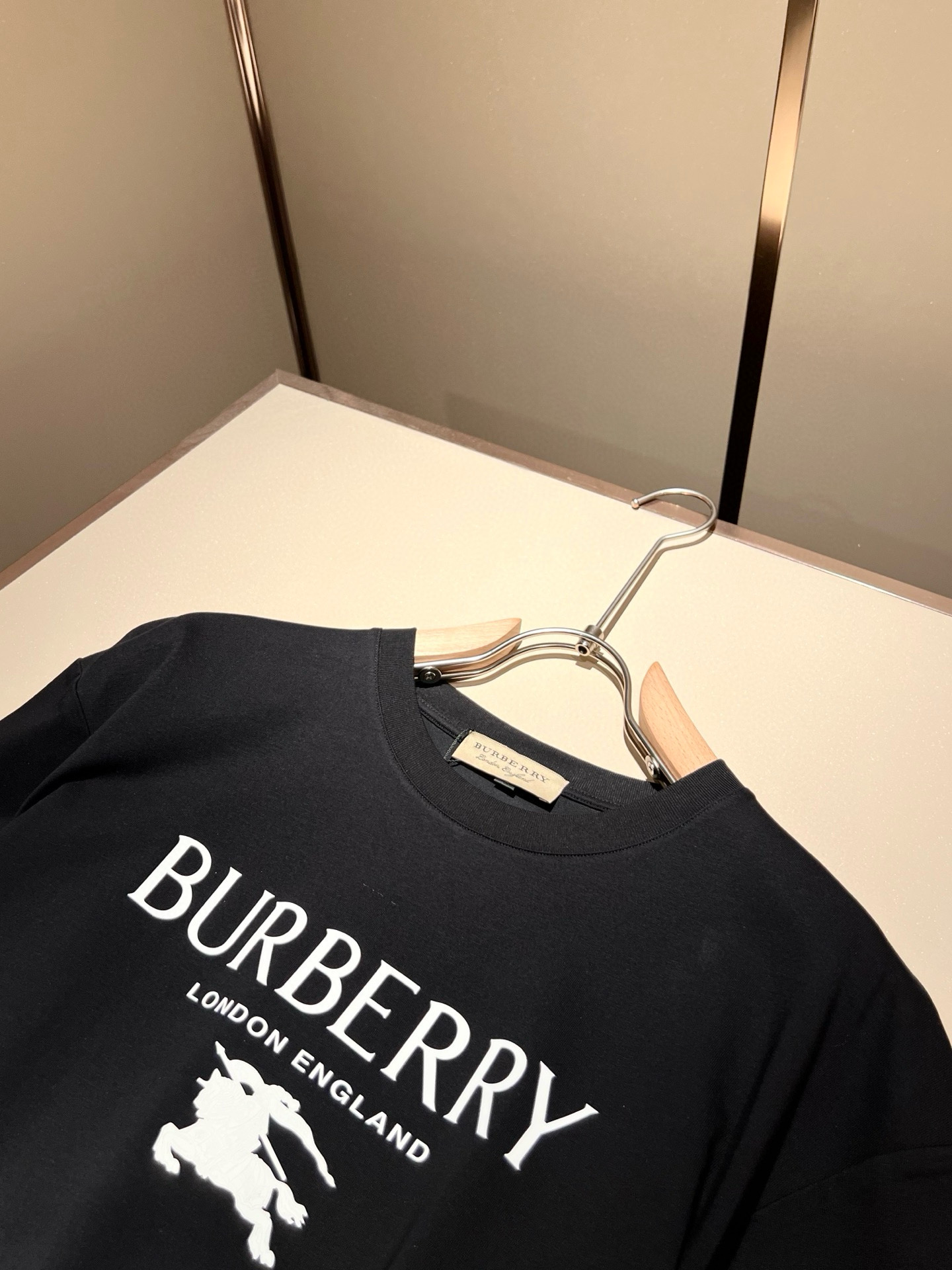 BURBER*Y巴*莉2026春夏新品男女同款👫短袖T恤，重磅来袭，最近比较火热的环保纯棉面料制作而成，