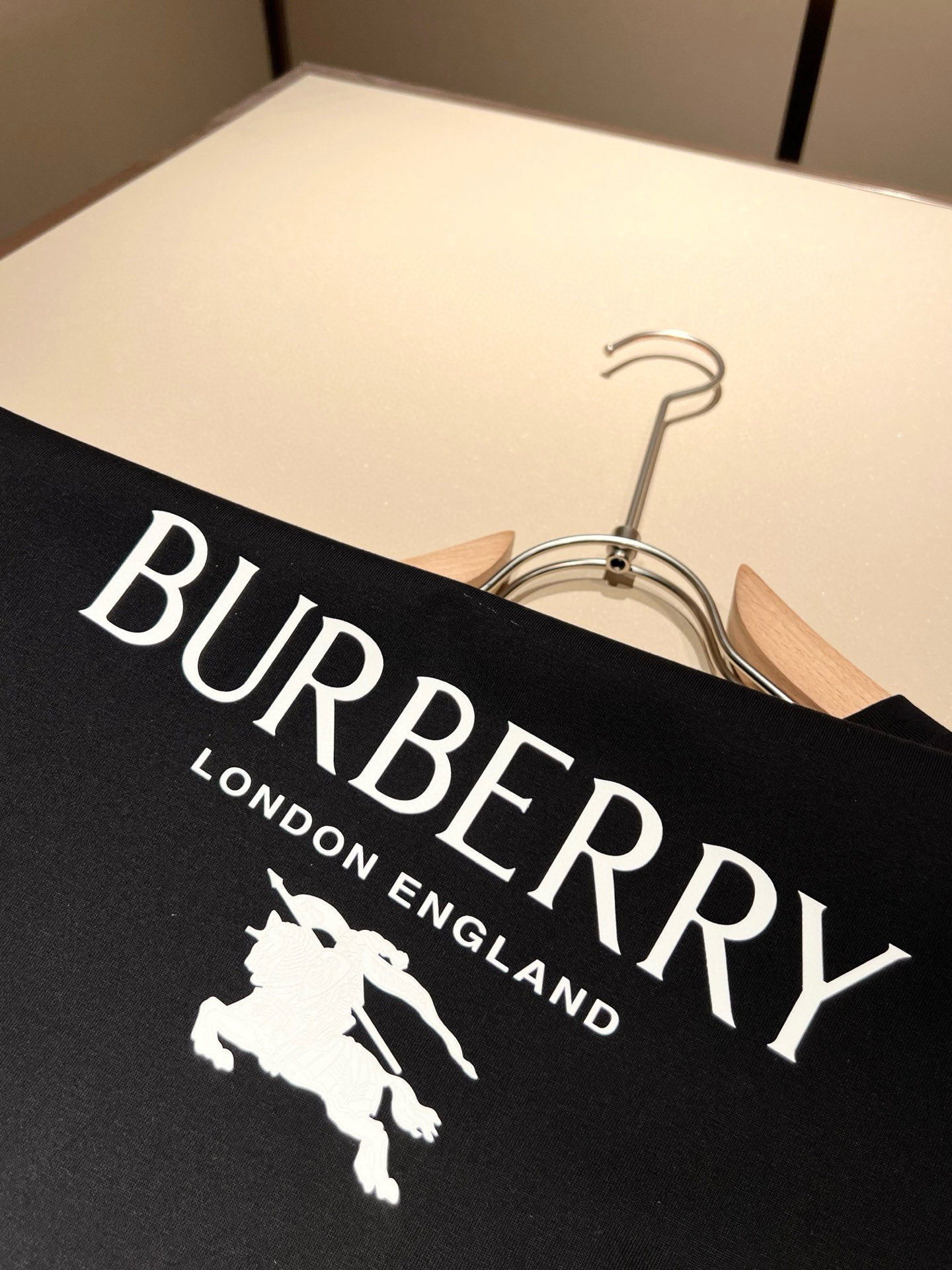 BURBER*Y巴*莉2026春夏新品男女同款👫短袖T恤，重磅来袭，最近比较火热的环保纯棉面料制作而成，