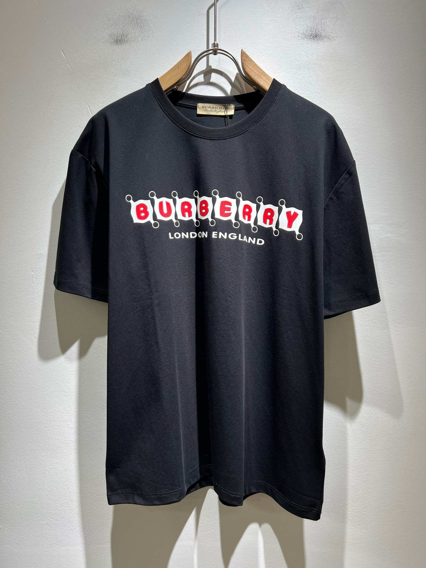 BURBER*Y巴*莉2026春夏新品男女同款👫短袖T恤，重磅来袭，最近比较火热的环保纯棉面料制作而成，