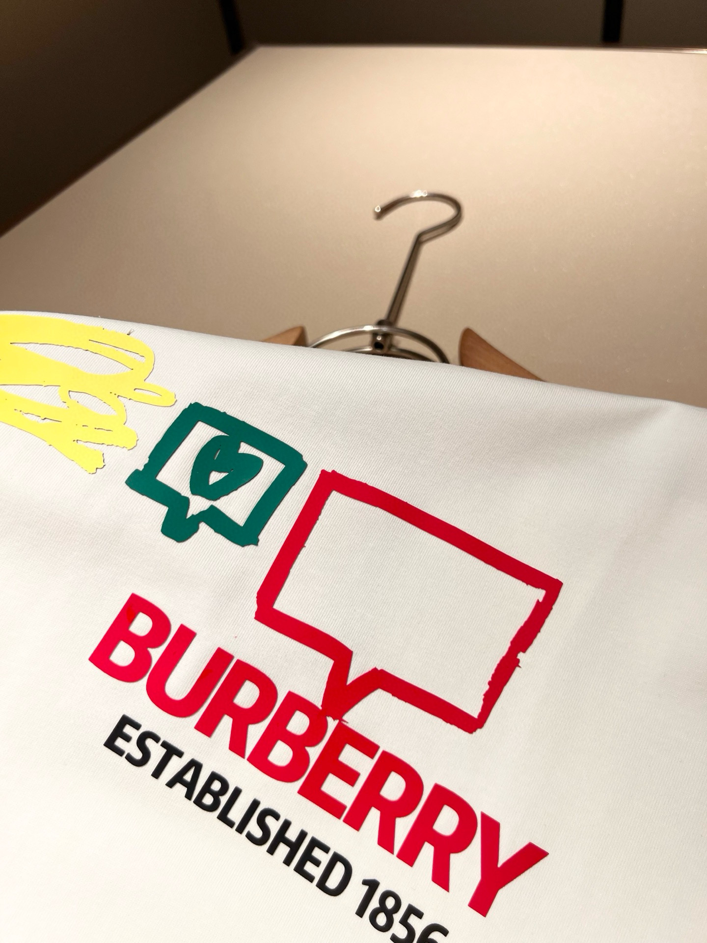 BURBER*Y巴*莉2026春夏新品男女同款👫短袖T恤，重磅来袭，最近比较火热的环保纯棉面料制作而成，