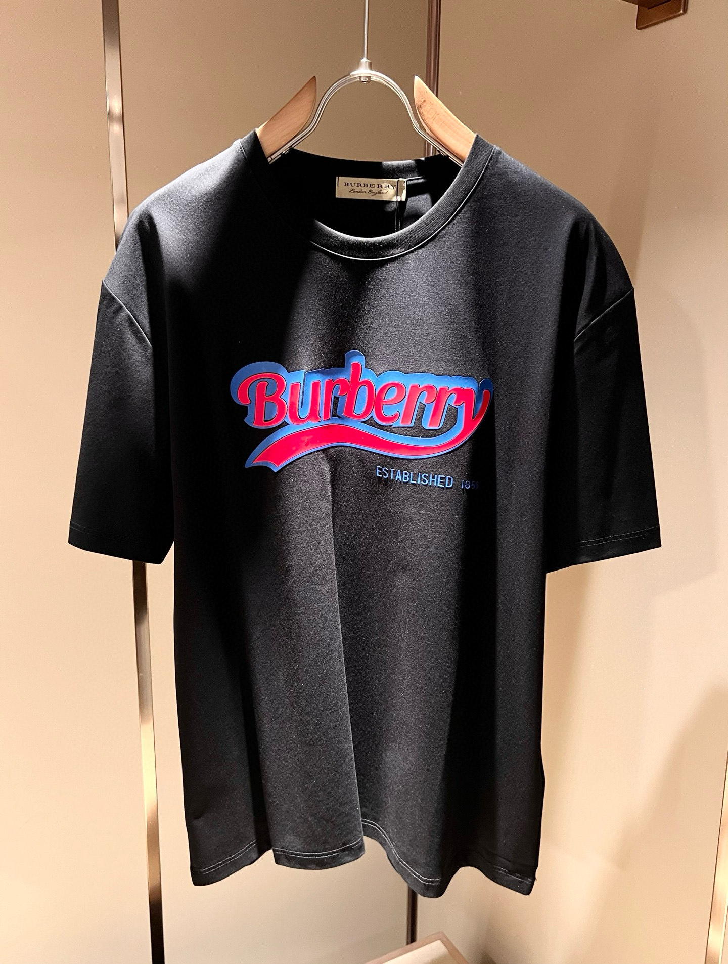 BURBER*Y巴*莉2026春夏新品男女同款👫短袖T恤，重磅来袭，最近比较火热的环保纯棉面料制作而成，