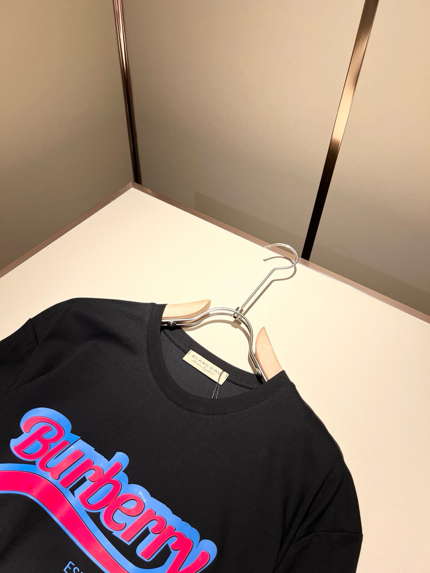 BURBER*Y巴*莉2026春夏新品男女同款👫短袖T恤，重磅来袭，最近比较火热的环保纯棉面料制作而成，