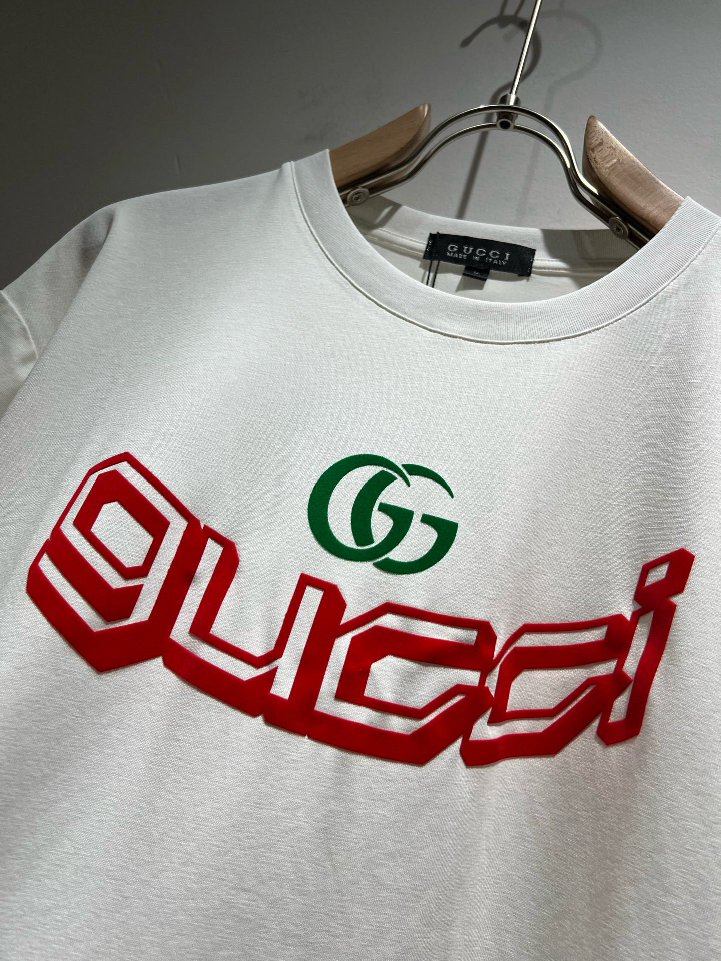 Gucc*古家 2026春夏新款男女同情侣款👫休闲宽松棉质圆领短袖T恤衫！贸易公司渠道稀出，同步官网发售