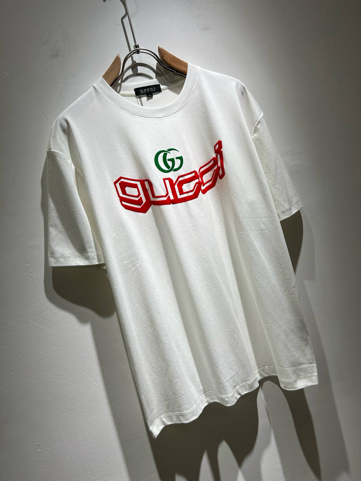 Gucc*古家 2026春夏新款男女同情侣款👫休闲宽松棉质圆领短袖T恤衫！贸易公司渠道稀出，同步官网发售
