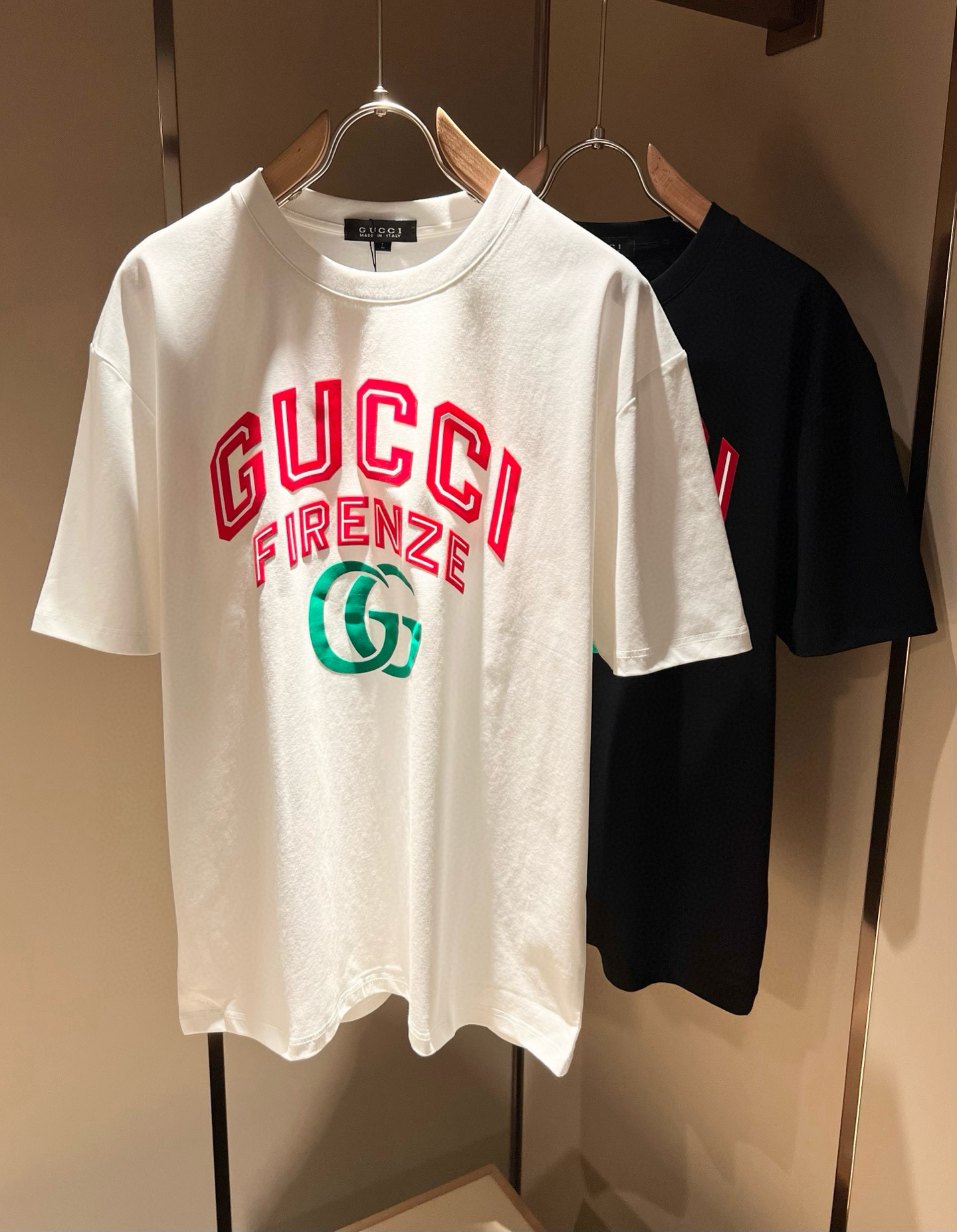 Gucc*古家 2026春夏新款男女同情侣款👫休闲宽松棉质圆领短袖T恤衫！贸易公司渠道稀出，同步官网发售