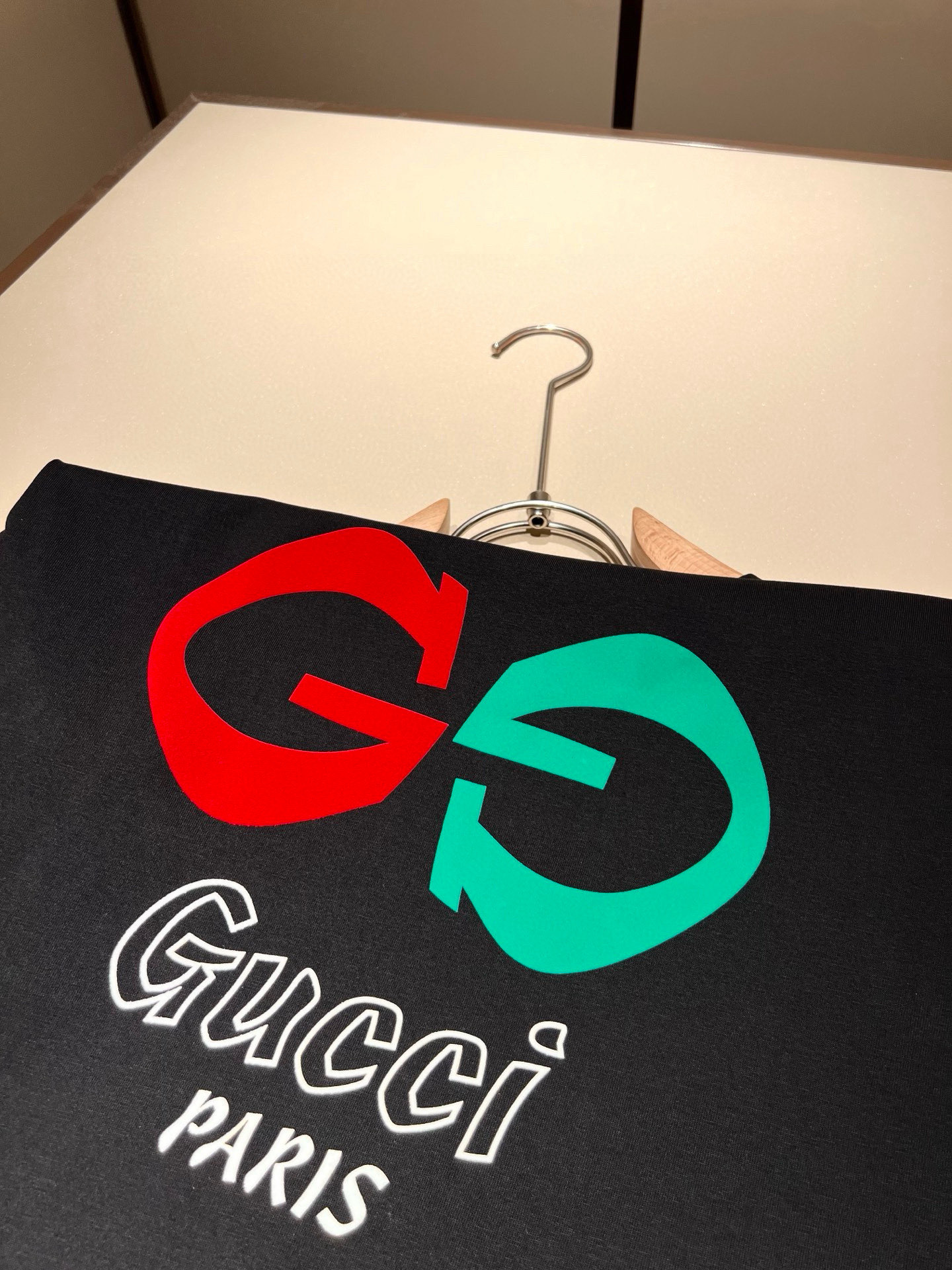 Gucc*古家 2026春夏新款男女同情侣款👫休闲宽松棉质圆领短袖T恤衫！贸易公司渠道稀出，同步官网发售
