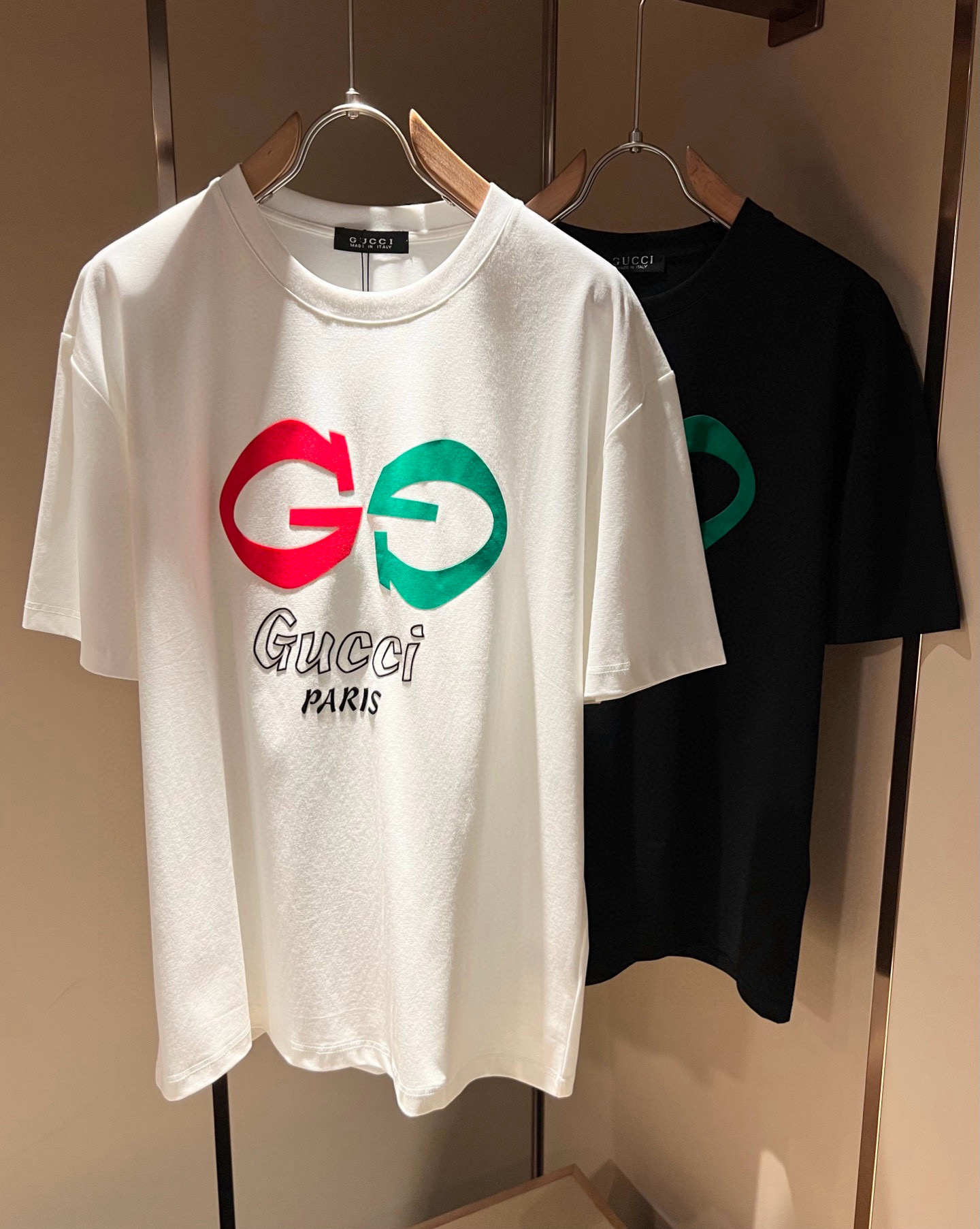 Gucc*古家 2026春夏新款男女同情侣款👫休闲宽松棉质圆领短袖T恤衫！贸易公司渠道稀出，同步官网发售